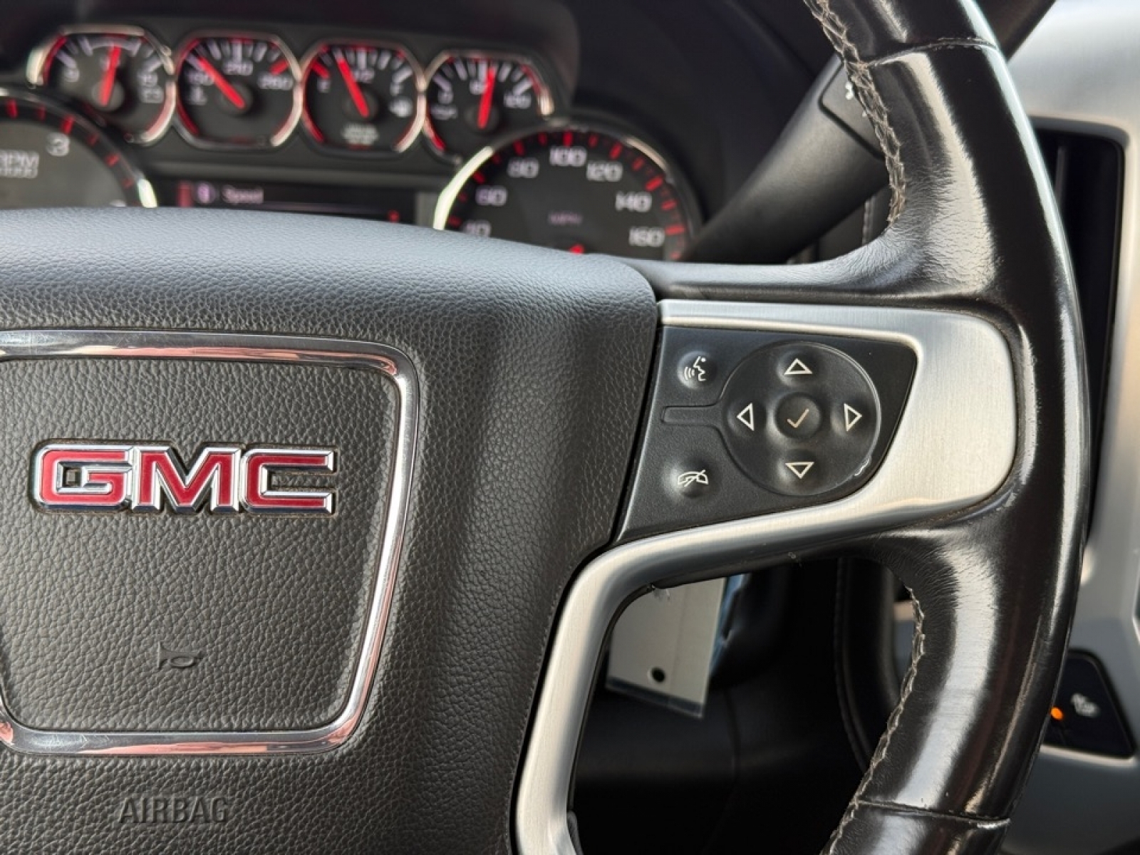 2015 GMC Sierra 2500HD SLT, 39328, Photo