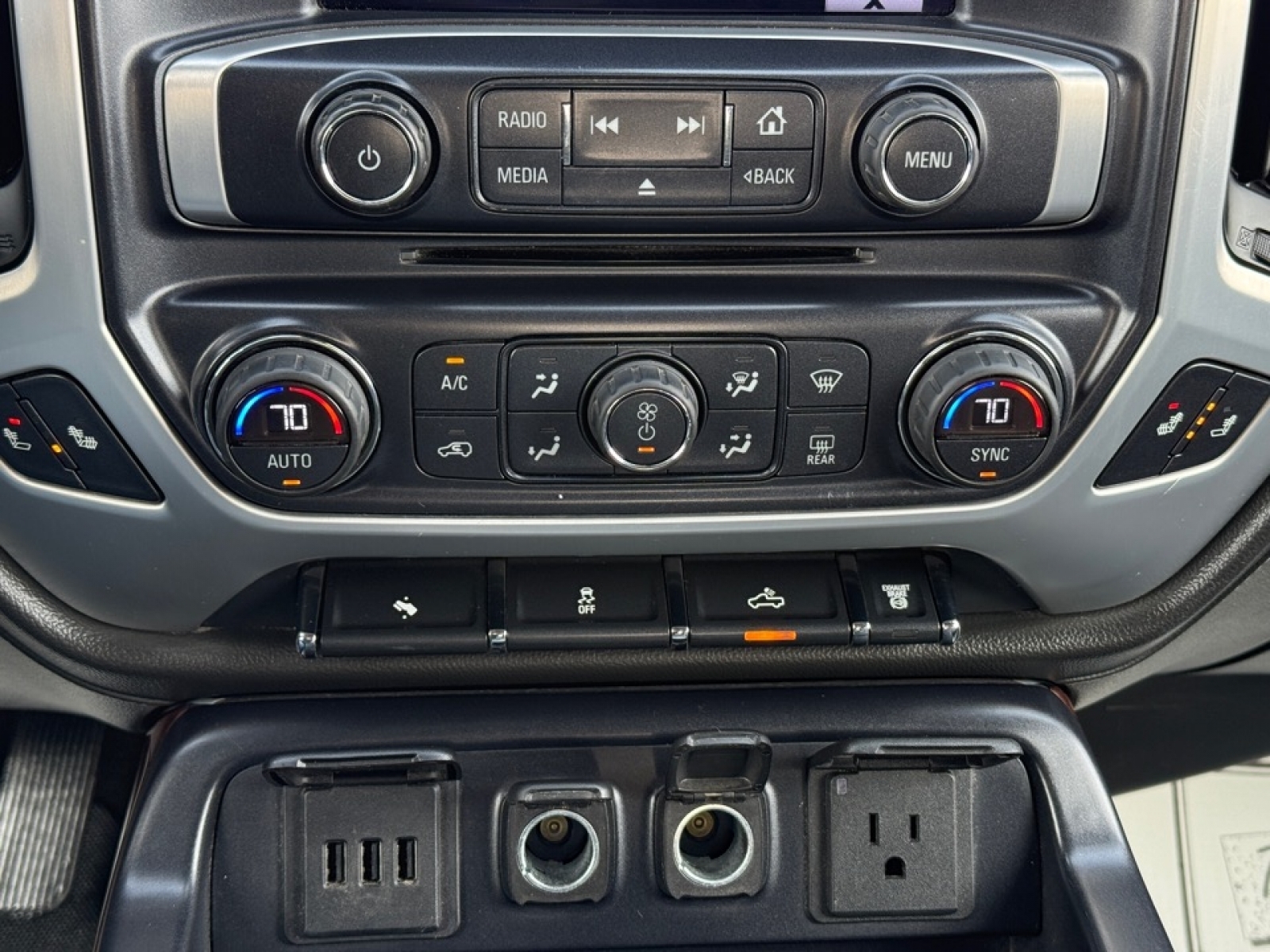 2015 GMC Sierra 2500HD SLT, 39328, Photo