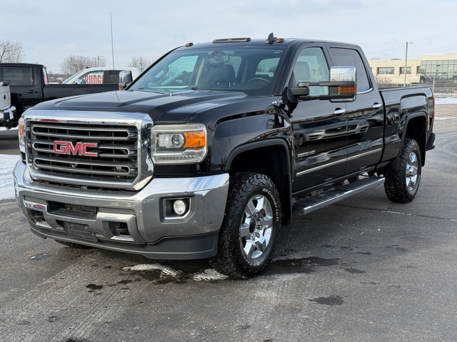 2015 GMC Sierra 2500HD SLT, 39328, Photo