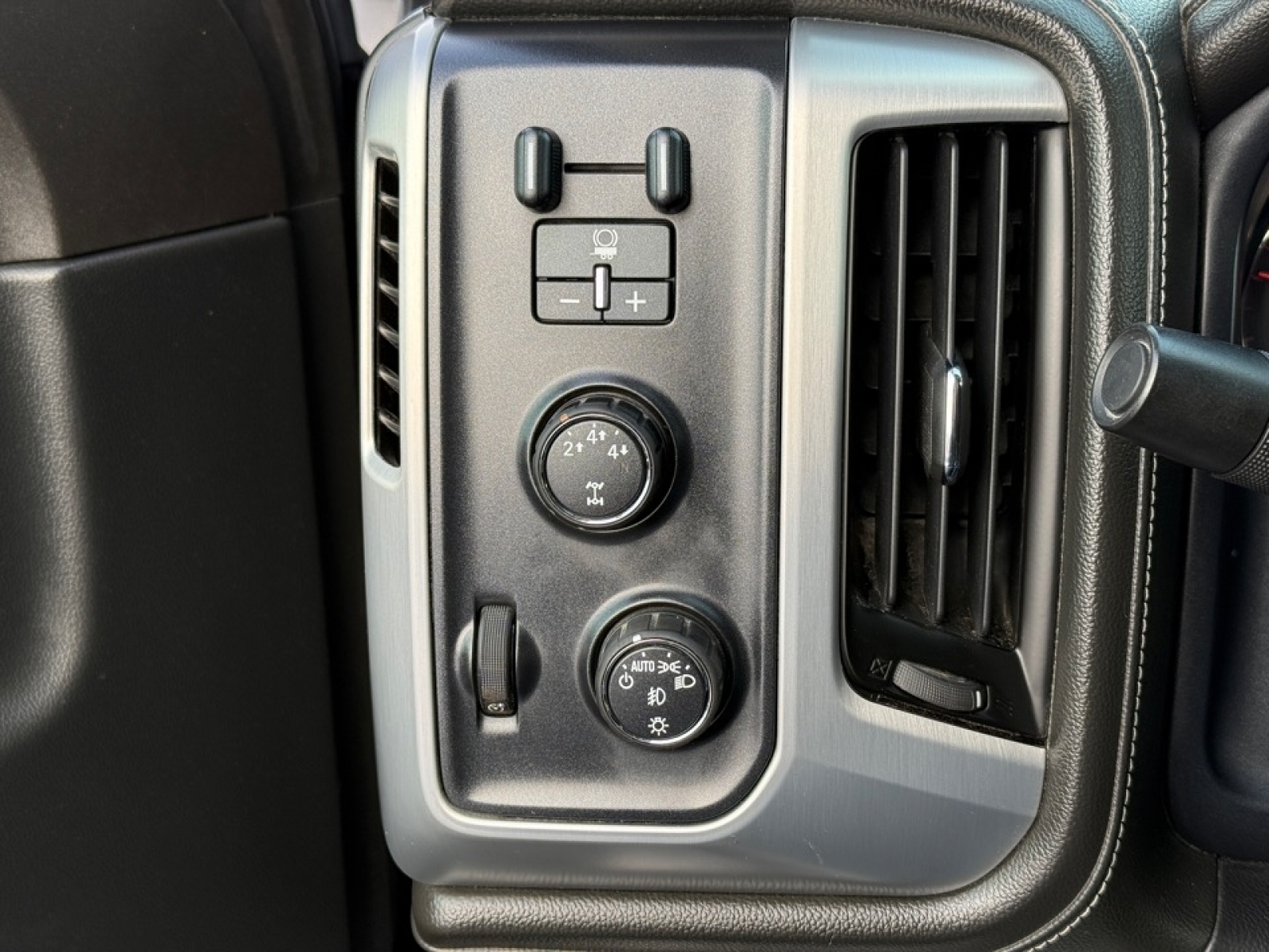 2015 GMC Sierra 2500HD SLT, 39328, Photo