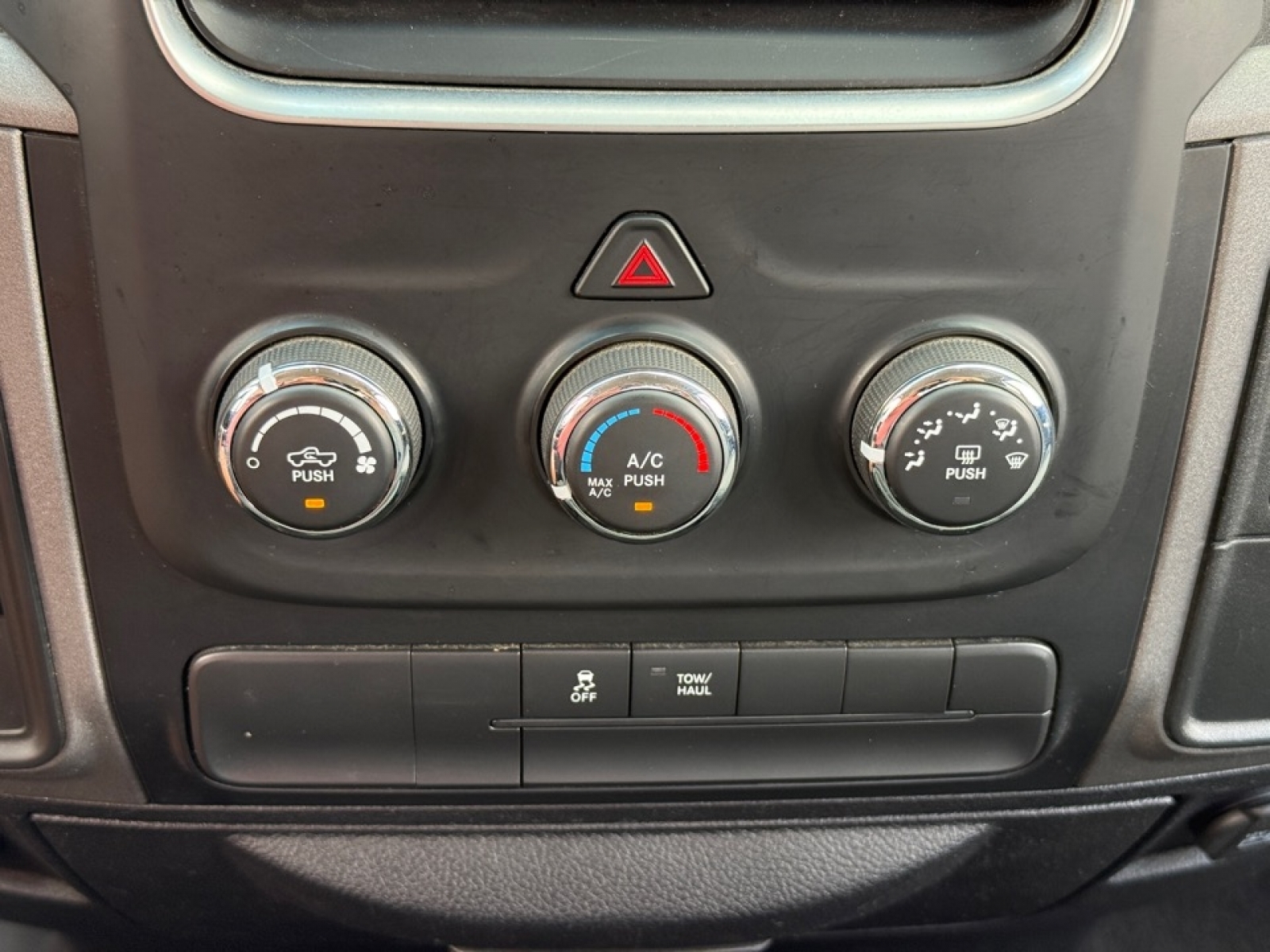 2015 Ram 1500 ST photo 25