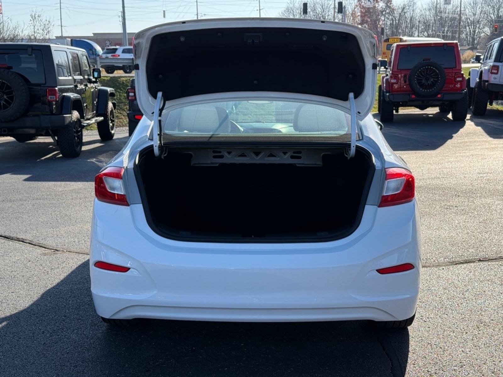 2016 Chevrolet Cruze LS Auto, 39192, Photo