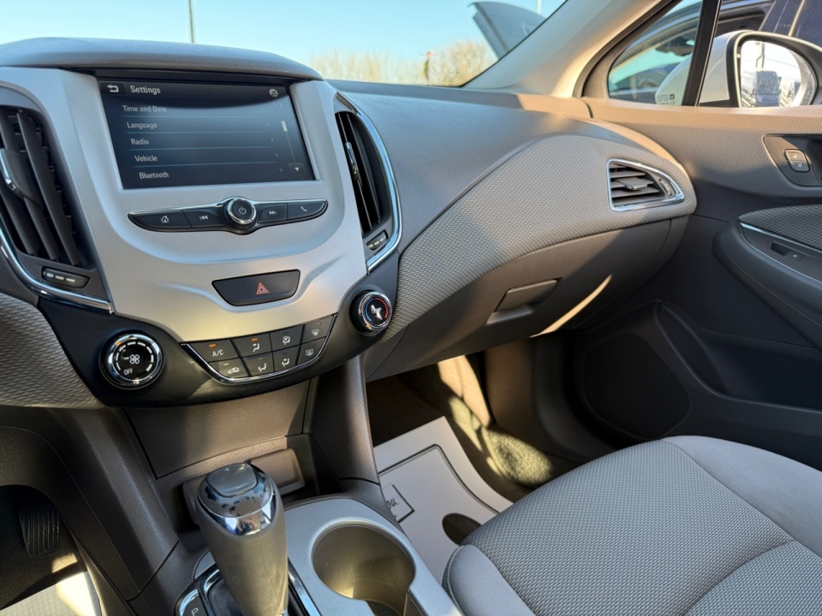 2016 Chevrolet Cruze LS Auto, 39192, Photo