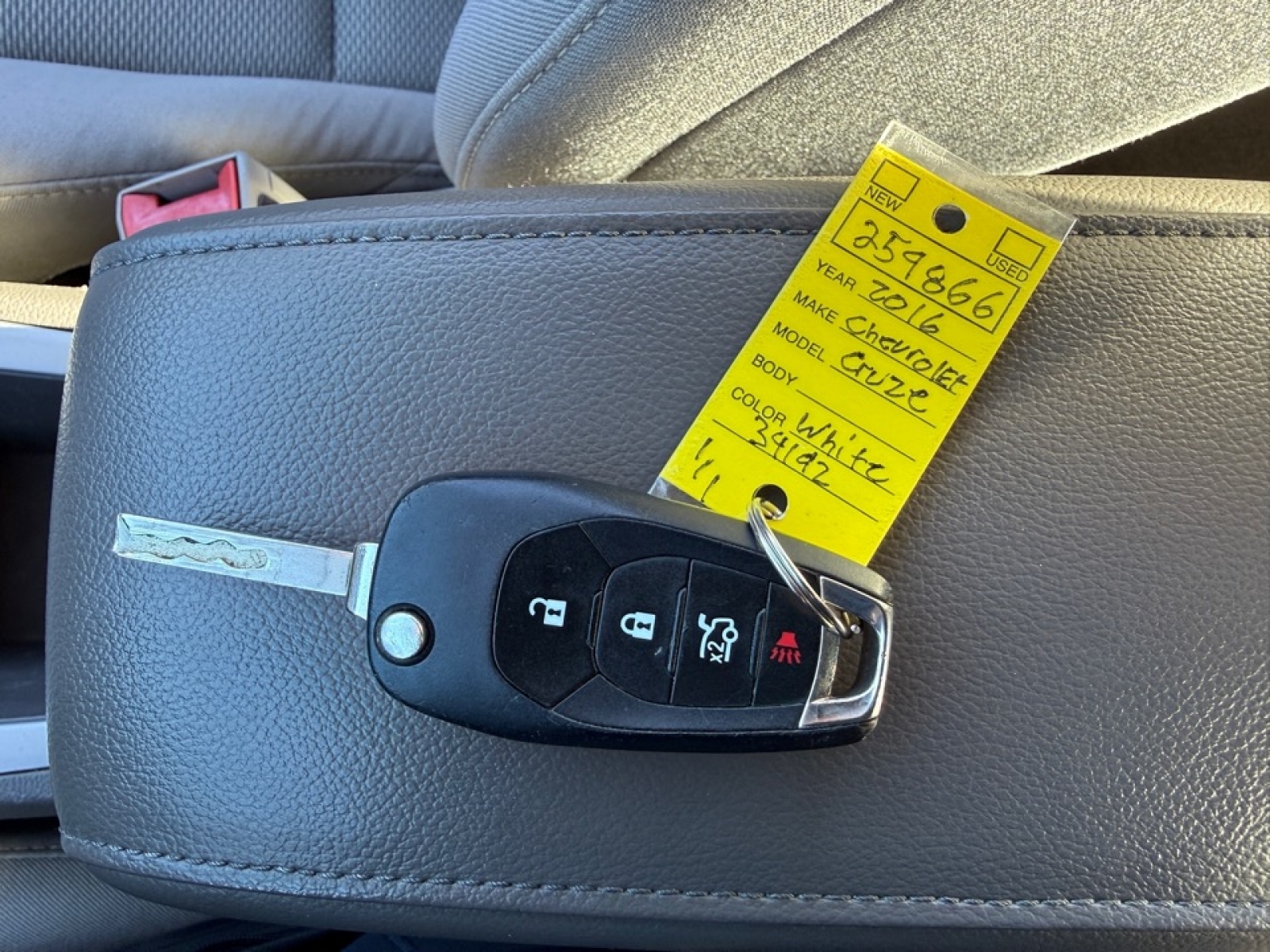 2016 Chevrolet Cruze LS Auto, 39192, Photo