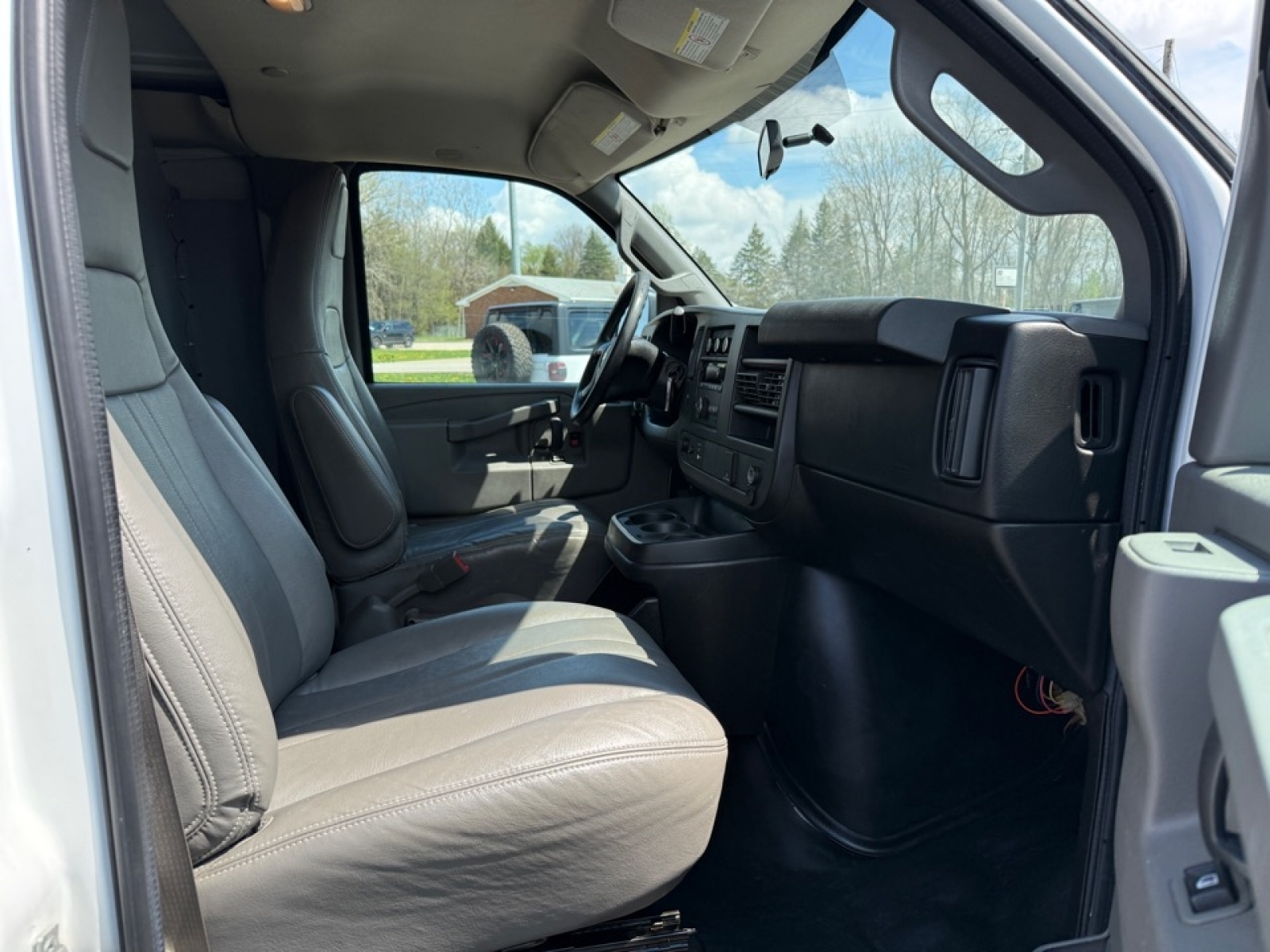 2016 Chevrolet Express 2500 Work Van, 39753, Photo