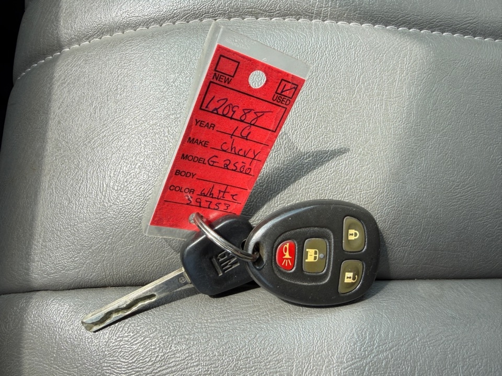 2016 Chevrolet Express 2500 Work Van, 39753, Photo