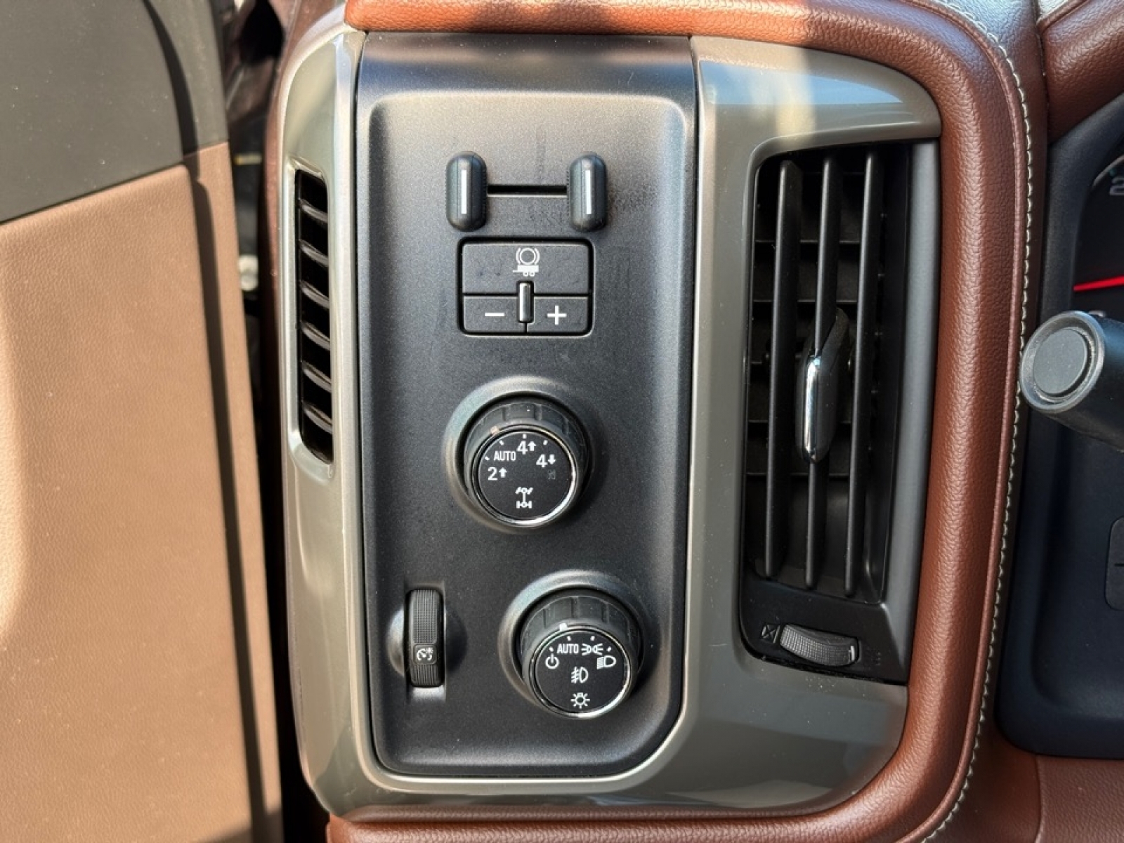 2016 Chevrolet Silverado 1500 High Country, 39493, Photo