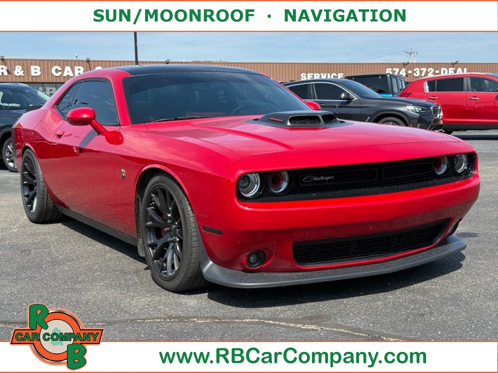 2022 Dodge Challenger SXT photo 2