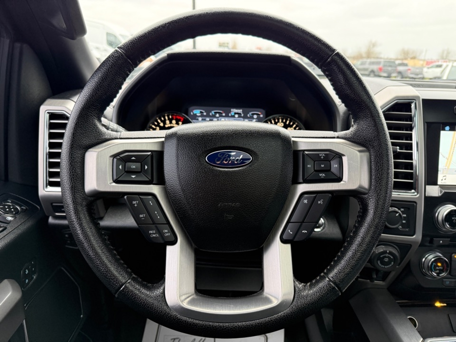 2016 Ford F-150 Platinum, 39062, Photo