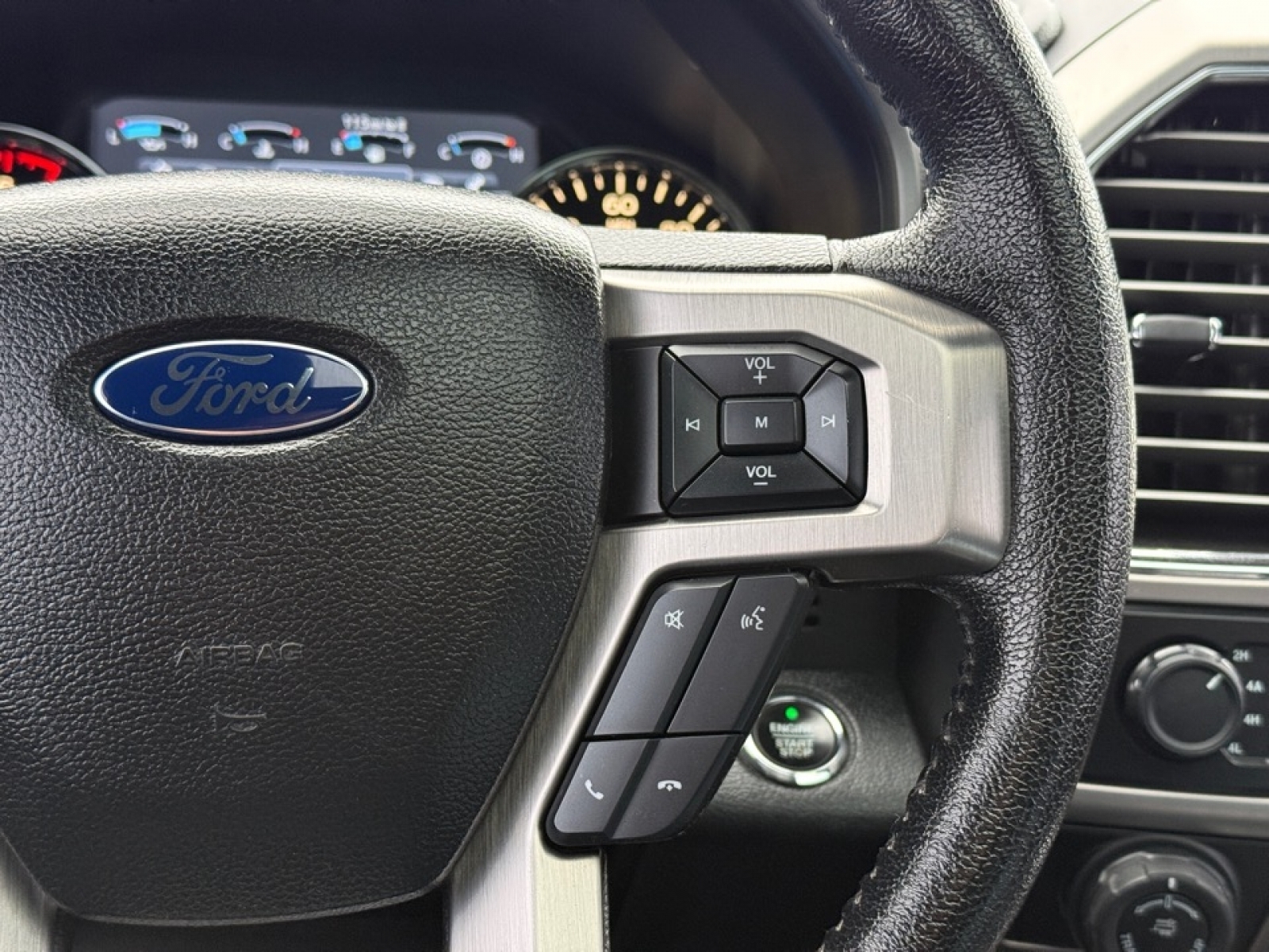 2016 Ford F-150 Platinum, 39062, Photo