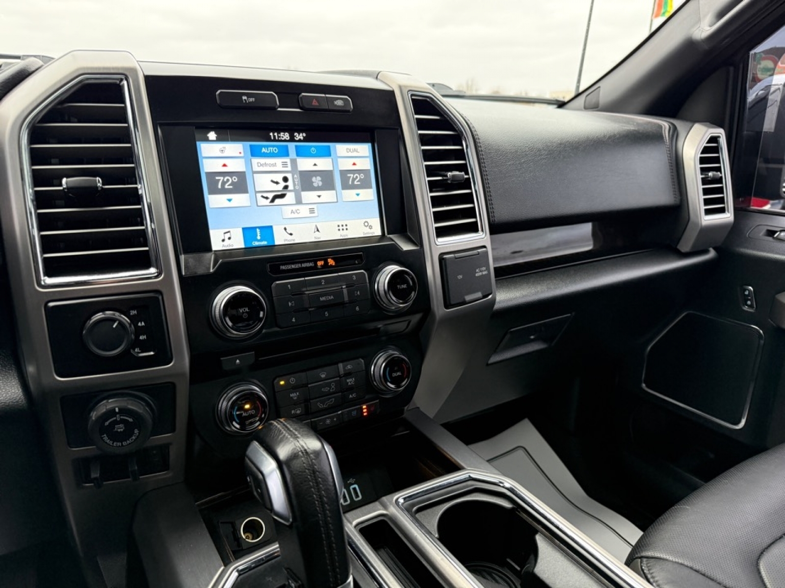 2016 Ford F-150 Platinum, 39062, Photo