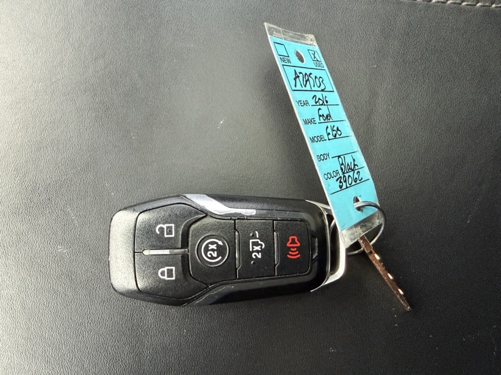 2016 Ford F-150 Platinum, 39062, Photo