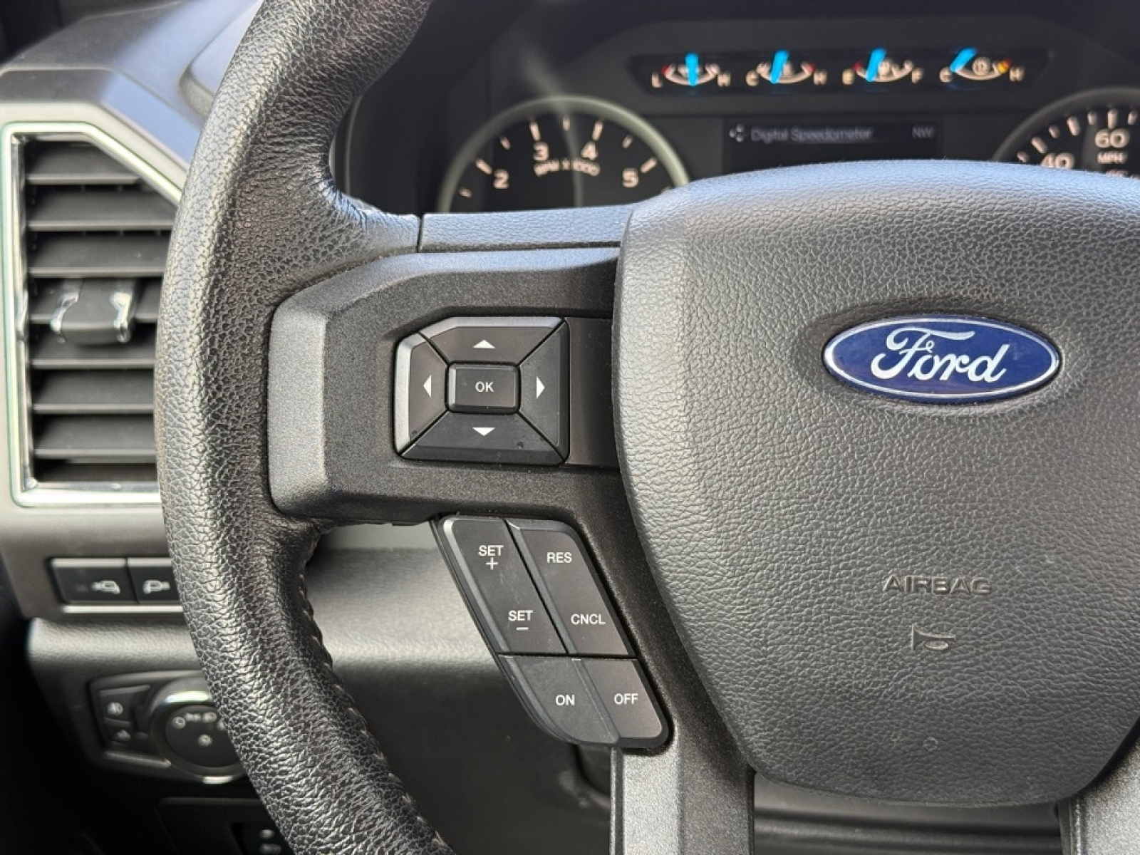 2016 Ford F-150 XLT, 39652, Photo