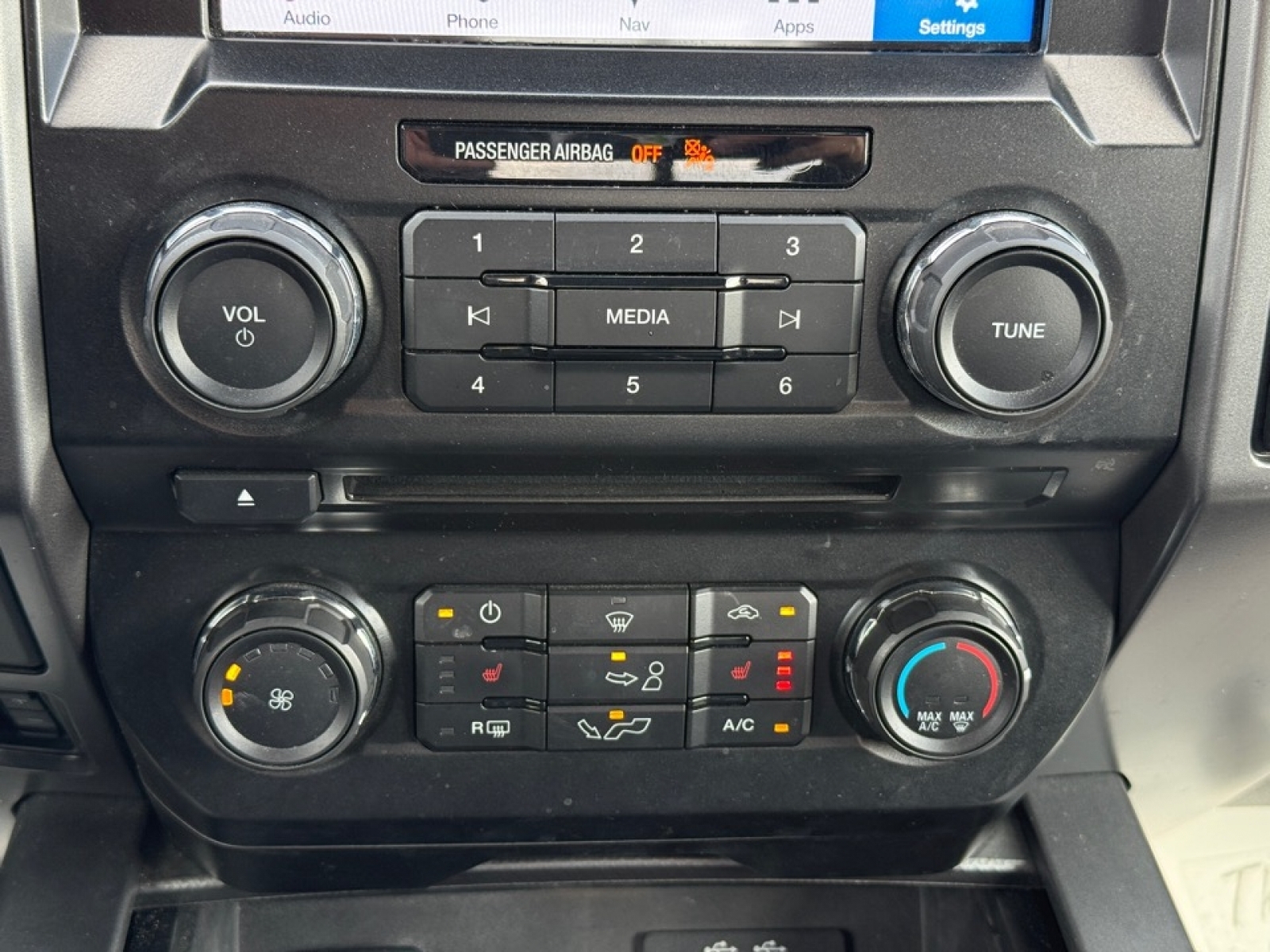 2016 Ford F-150 XLT, 39652, Photo