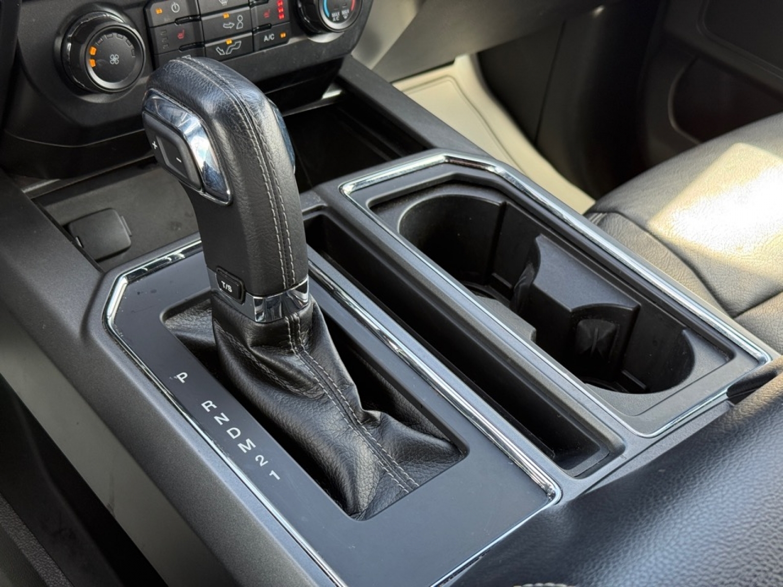 2016 Ford F-150 XLT, 39652, Photo