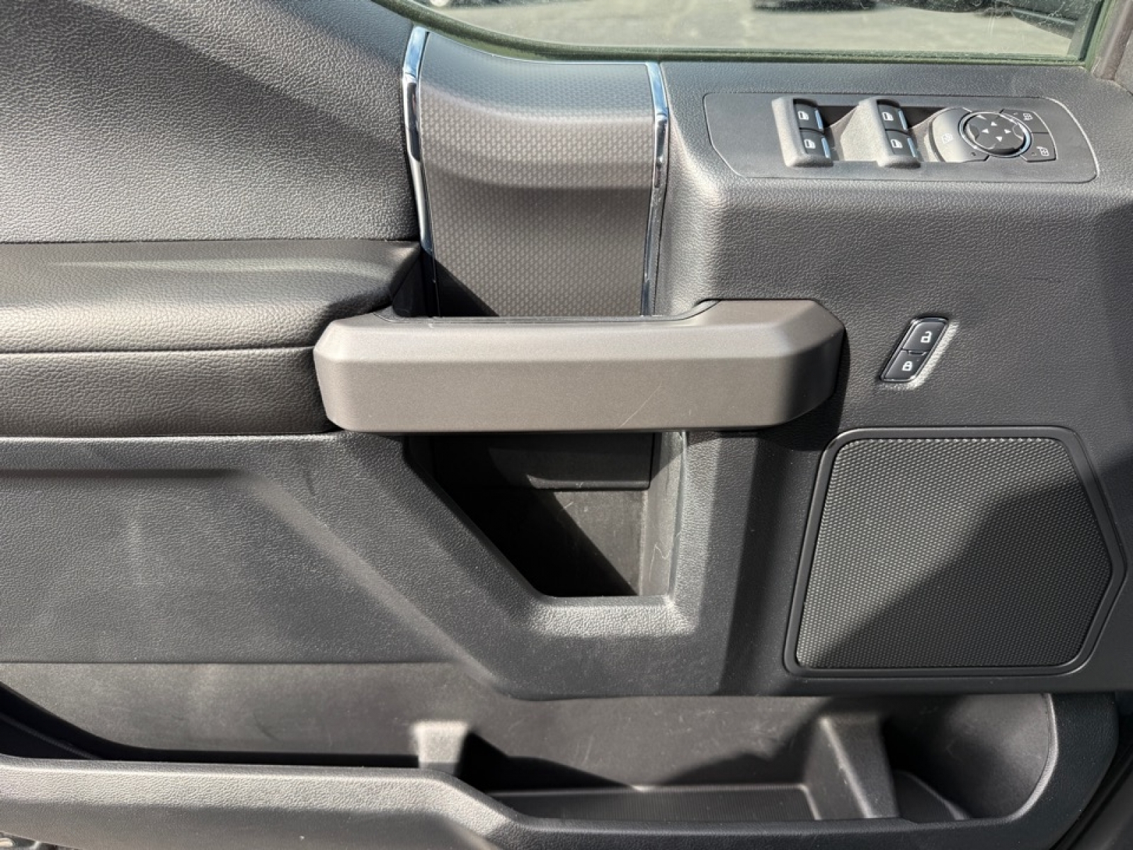 2016 Ford F-150 XLT, 39652, Photo