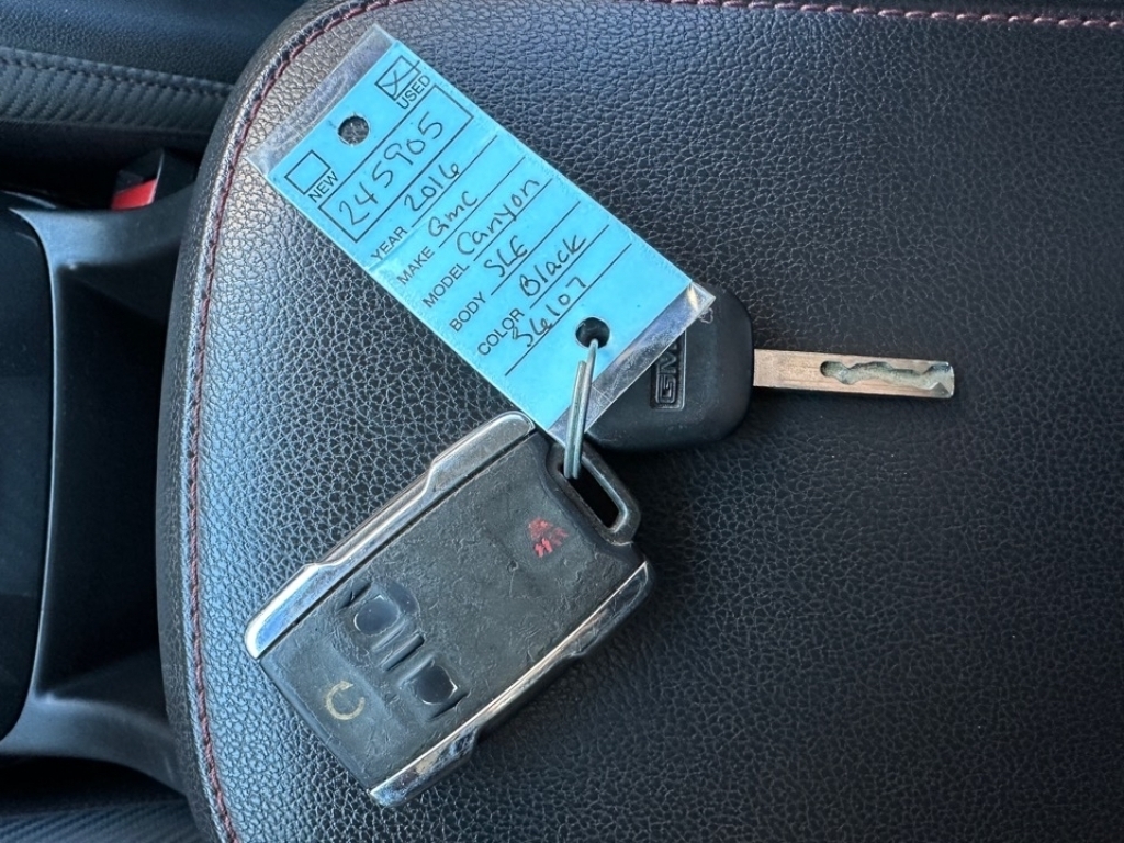 2016 GMC Canyon 4WD SLE, 36107, Photo