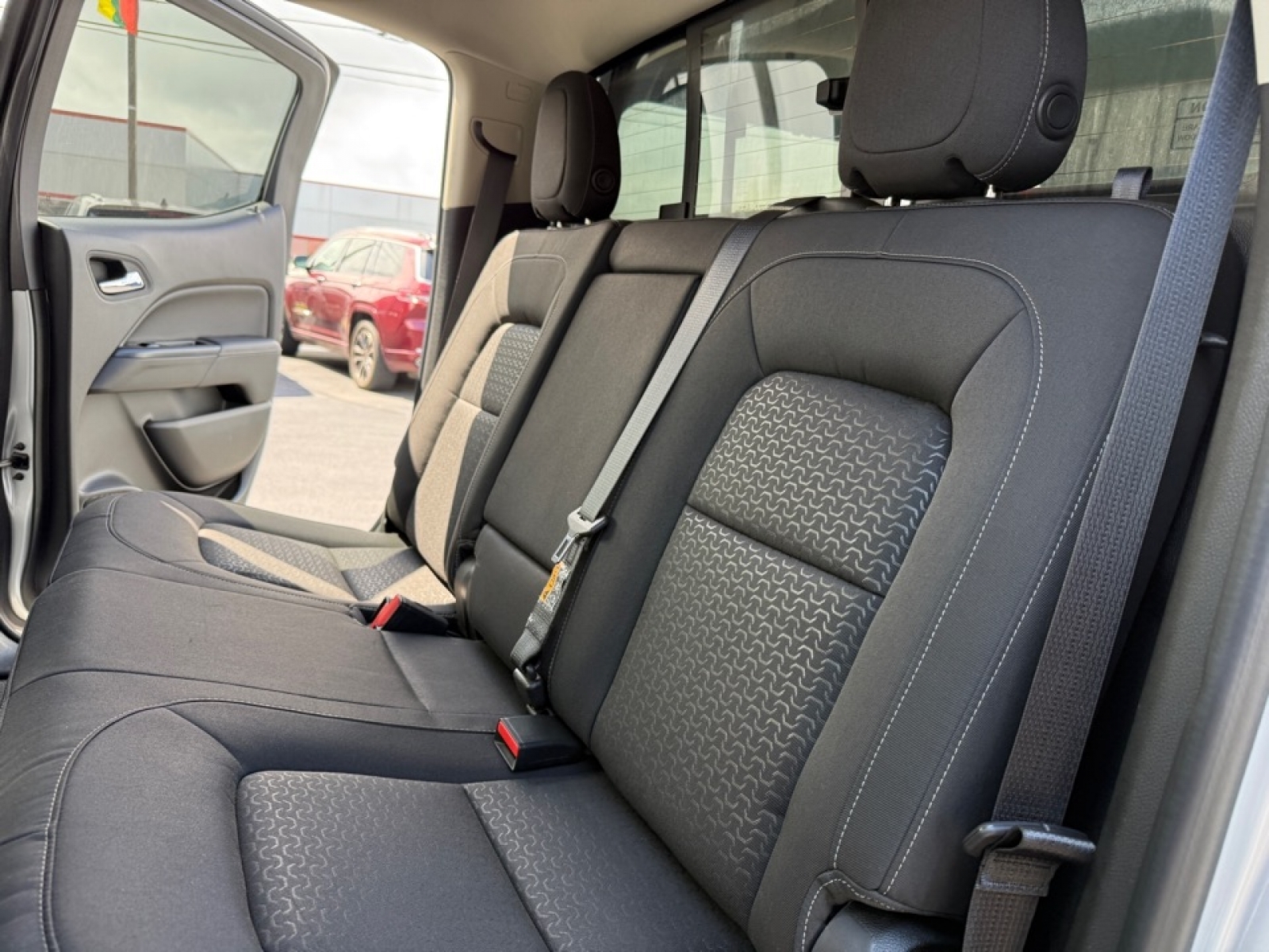 2016 GMC Canyon SLE, 39826, Photo