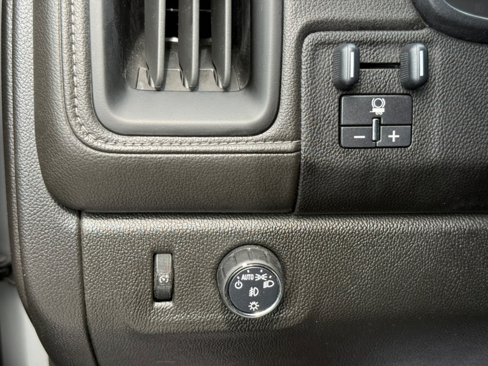 2016 GMC Canyon SLE, 39826, Photo