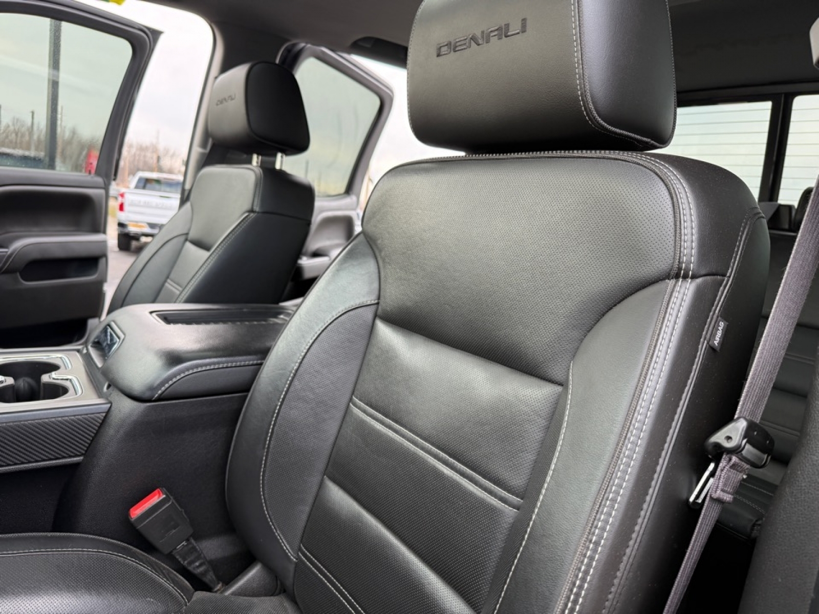 2016 GMC Sierra 1500 Denali, 38567X, Photo