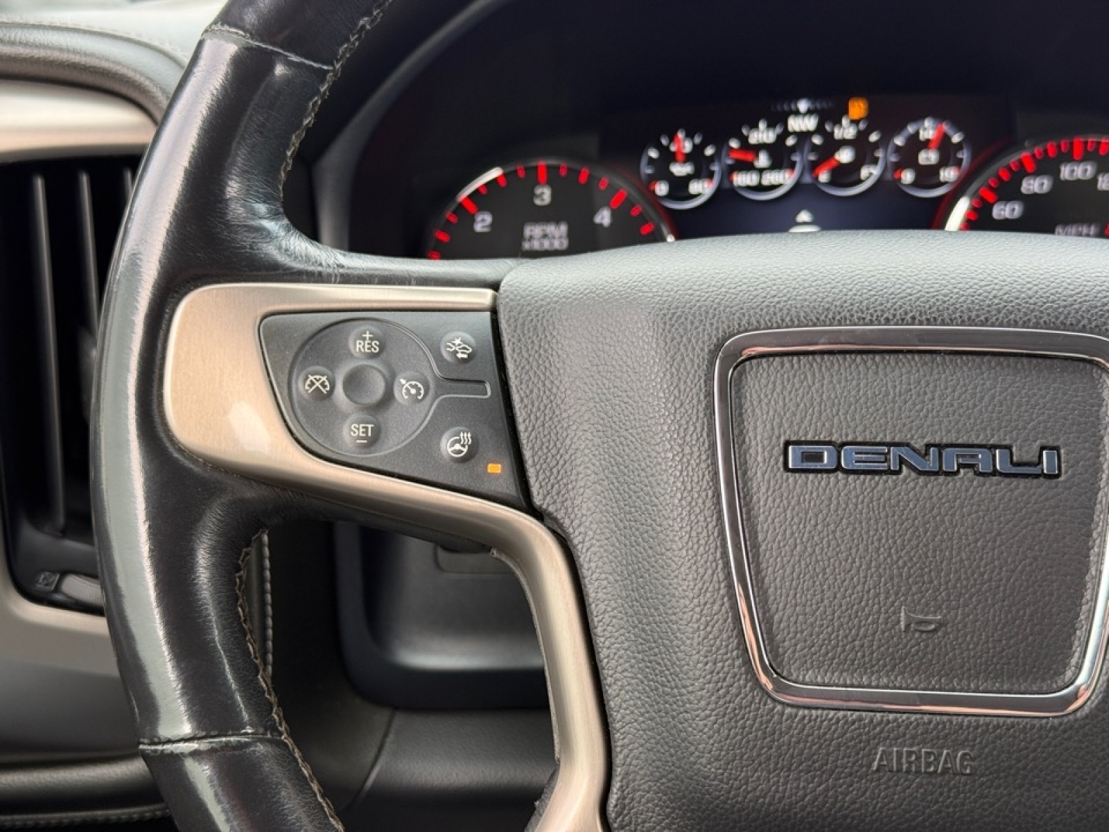 2016 GMC Sierra 1500 Denali, 38567X, Photo