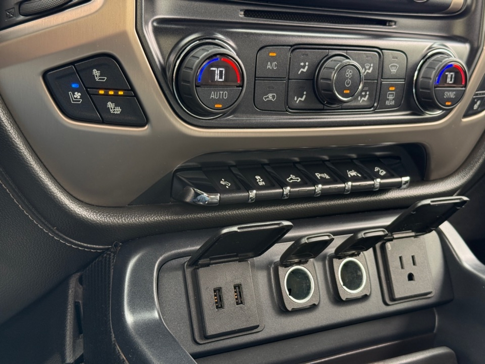 2016 GMC Sierra 1500 Denali, 38567X, Photo