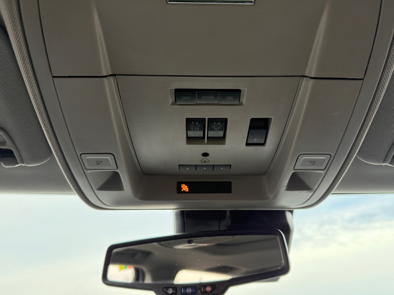 2016 GMC Sierra 1500 Denali, 38567X, Photo