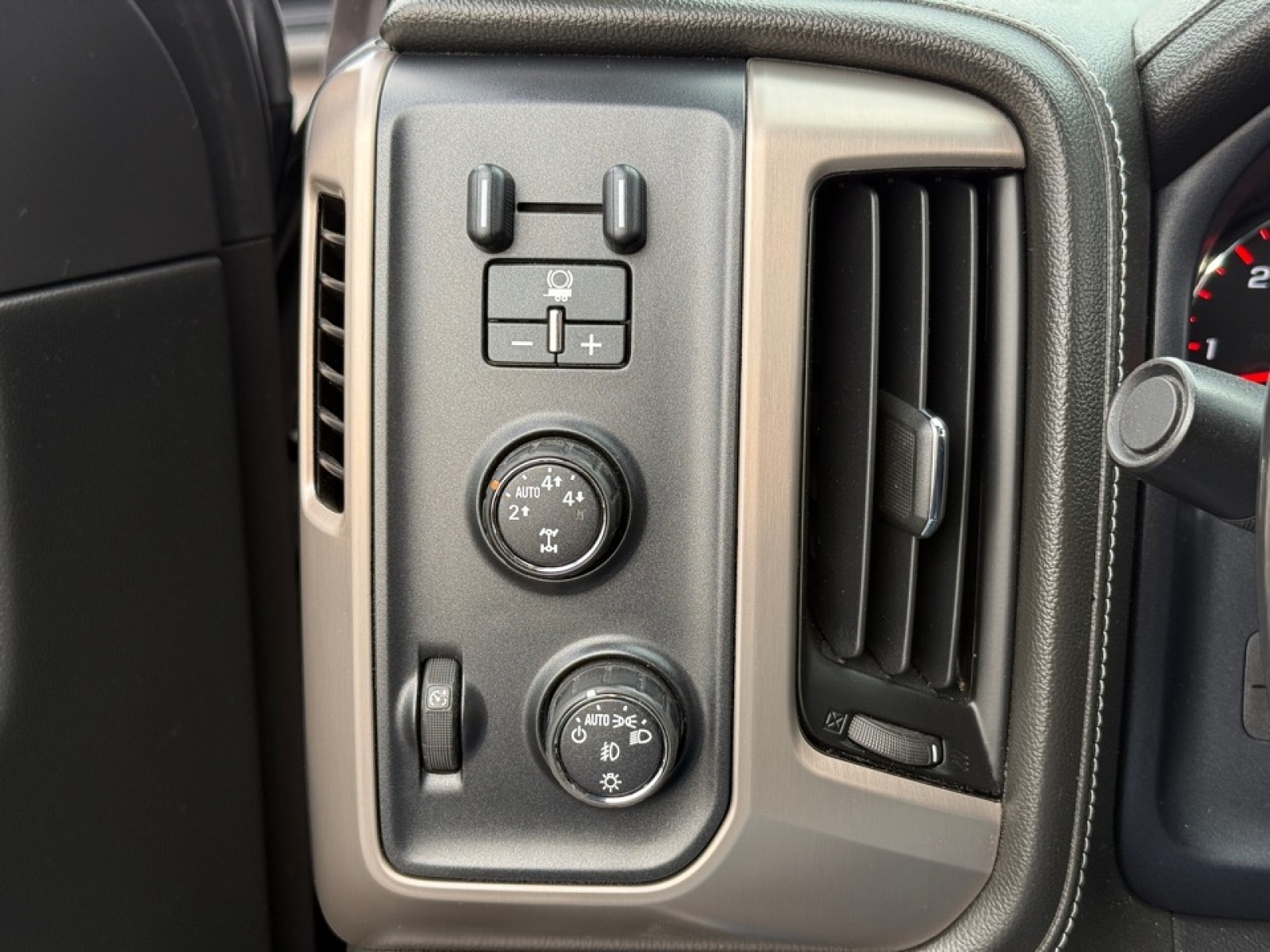 2016 GMC Sierra 1500 Denali, 38567X, Photo