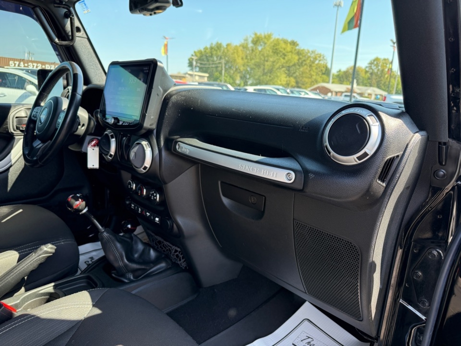 2016 Jeep Wrangler Rubicon photo 11