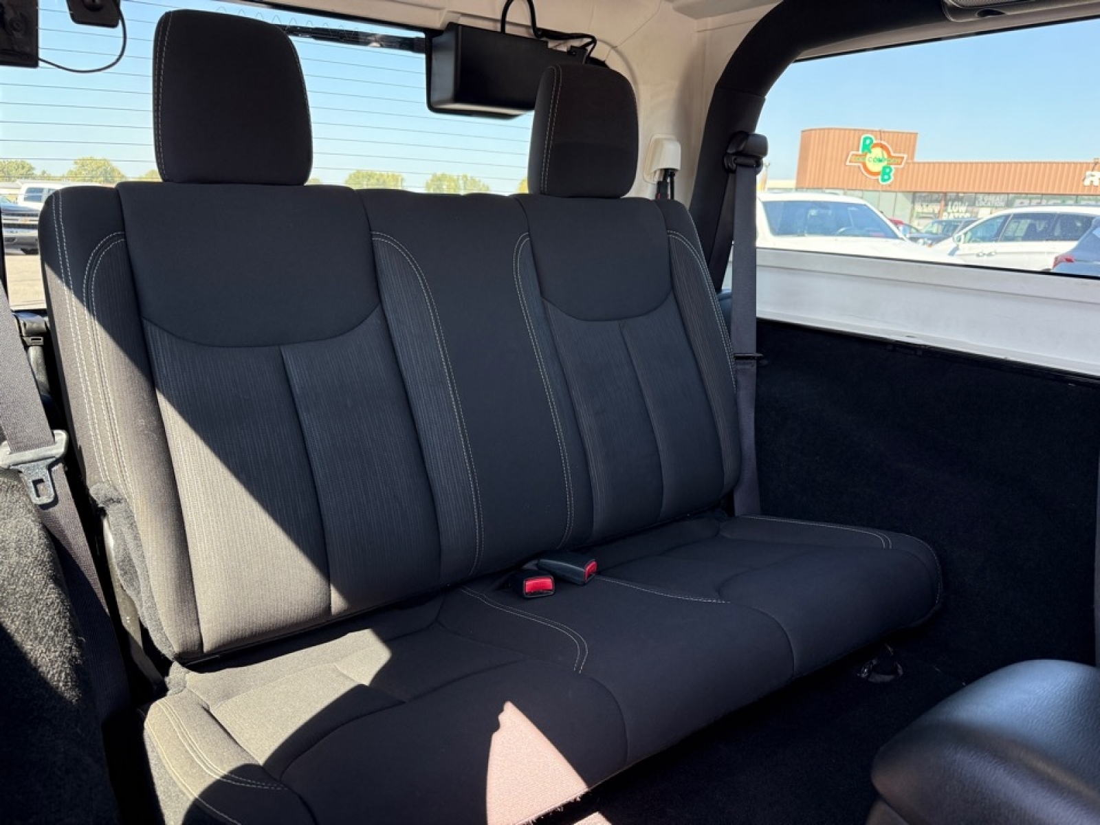 2016 Jeep Wrangler Rubicon photo 12