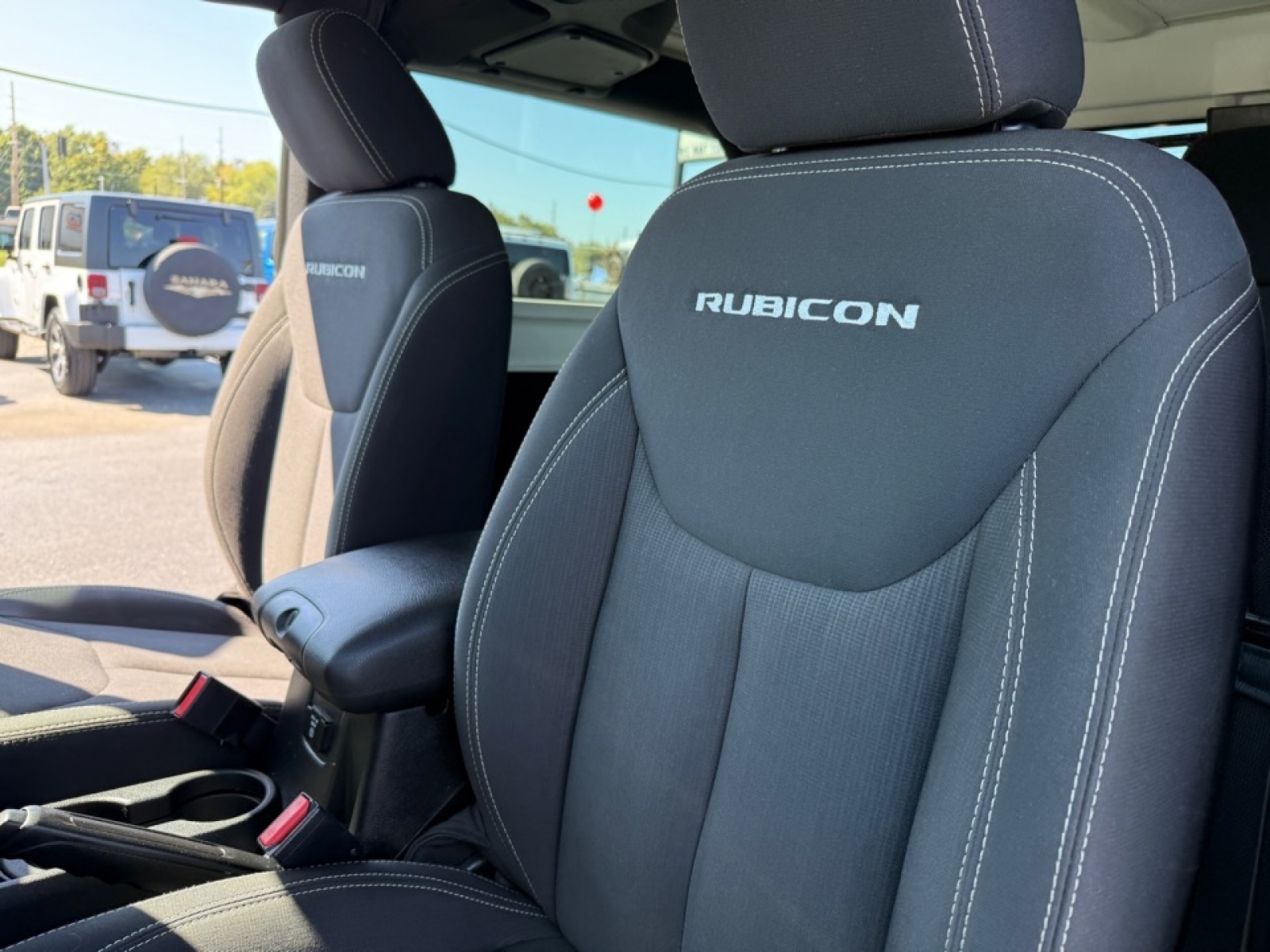 2016 Jeep Wrangler Rubicon photo 14