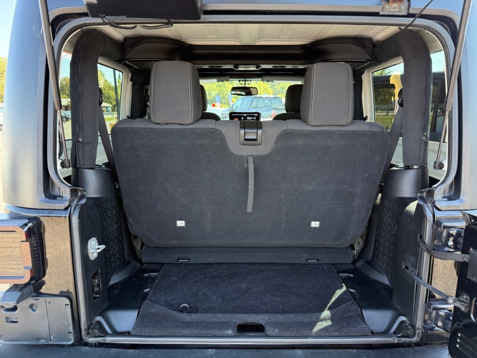 2016 Jeep Wrangler Rubicon photo 17