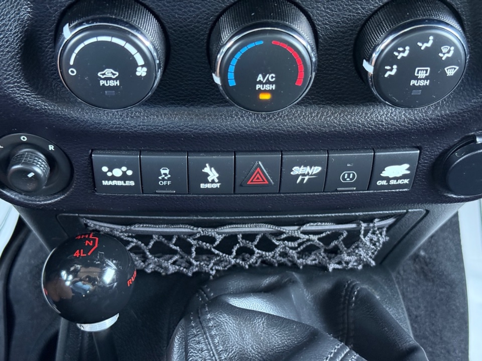2016 Jeep Wrangler Rubicon photo 32