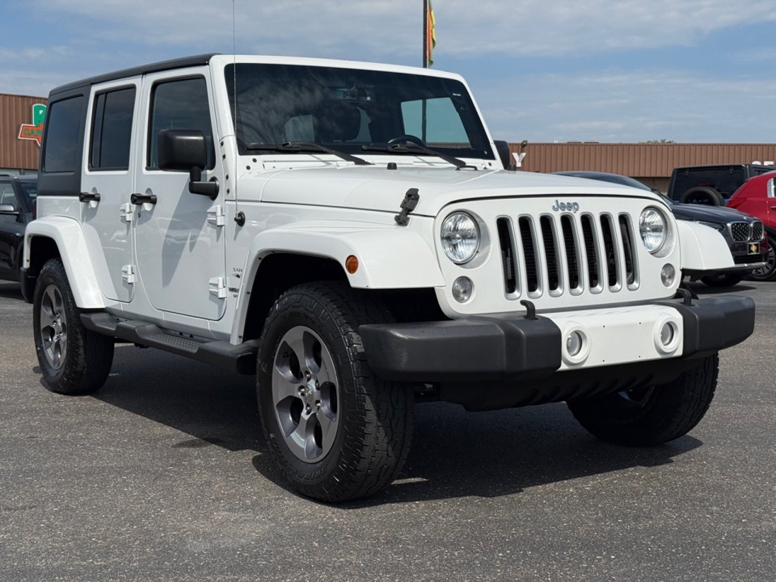 2016 Jeep Wrangler Unlimited Sahara photo 2