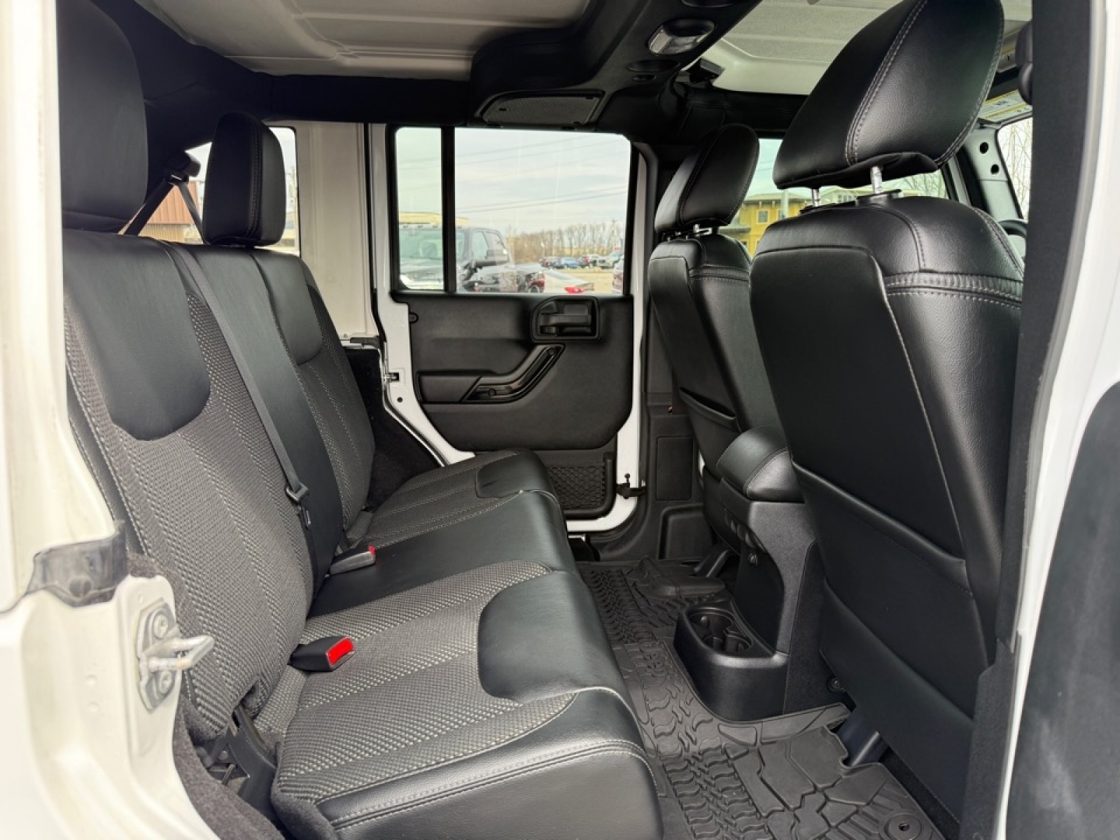 2016 Jeep Wrangler Unlimited Backcountry, 39422, Photo