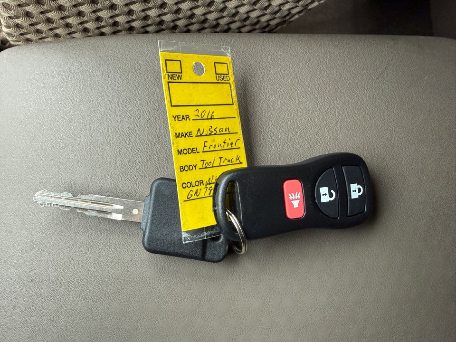 2016 Nissan Frontier SV, 39482, Photo