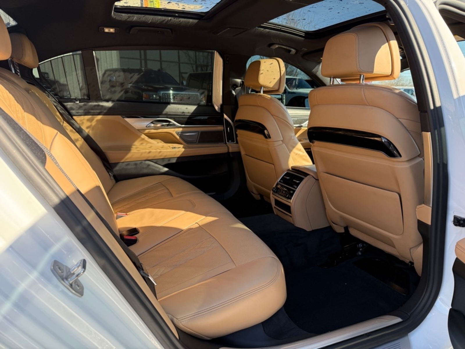 2017 BMW 750i 750i Sedan, 37900, Photo