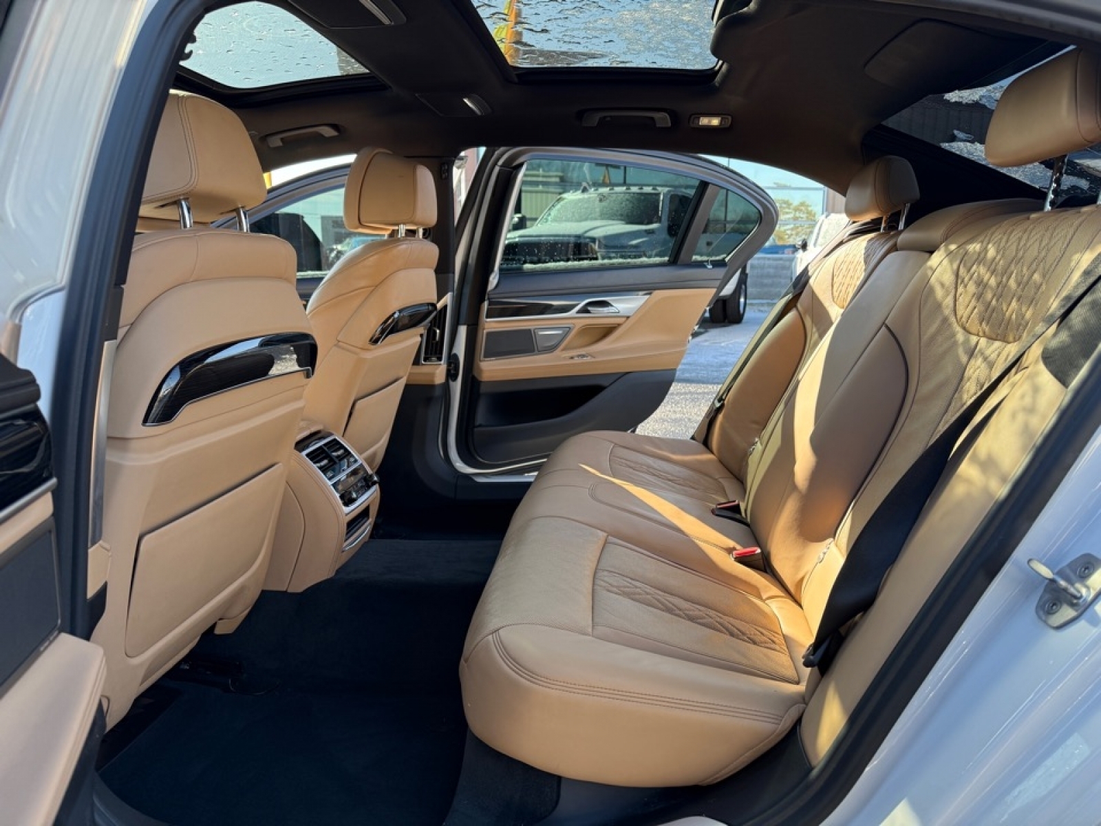 2017 BMW 750i 750i Sedan, 37900, Photo