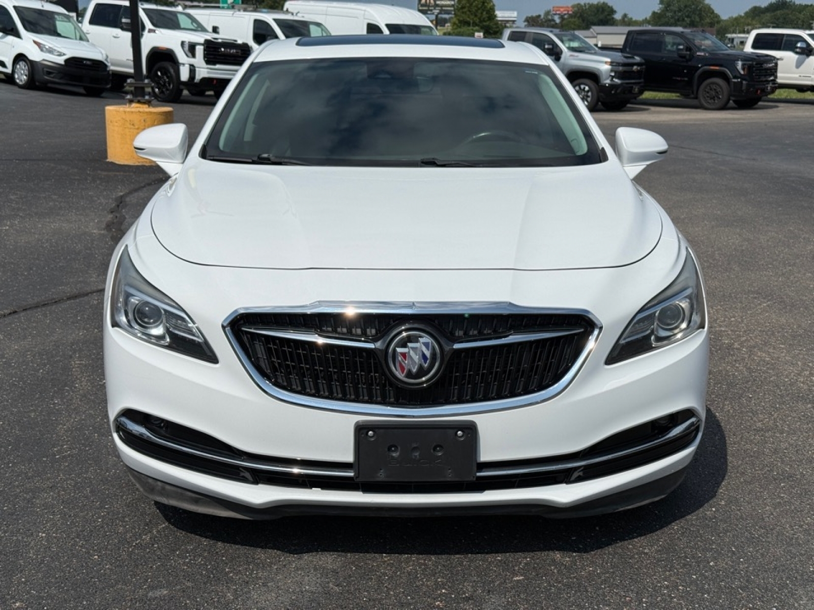 2017 Buick LaCrosse Premium, 38789, Photo