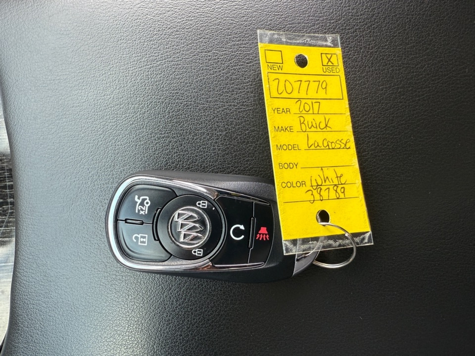 2017 Buick LaCrosse Premium, 38789, Photo