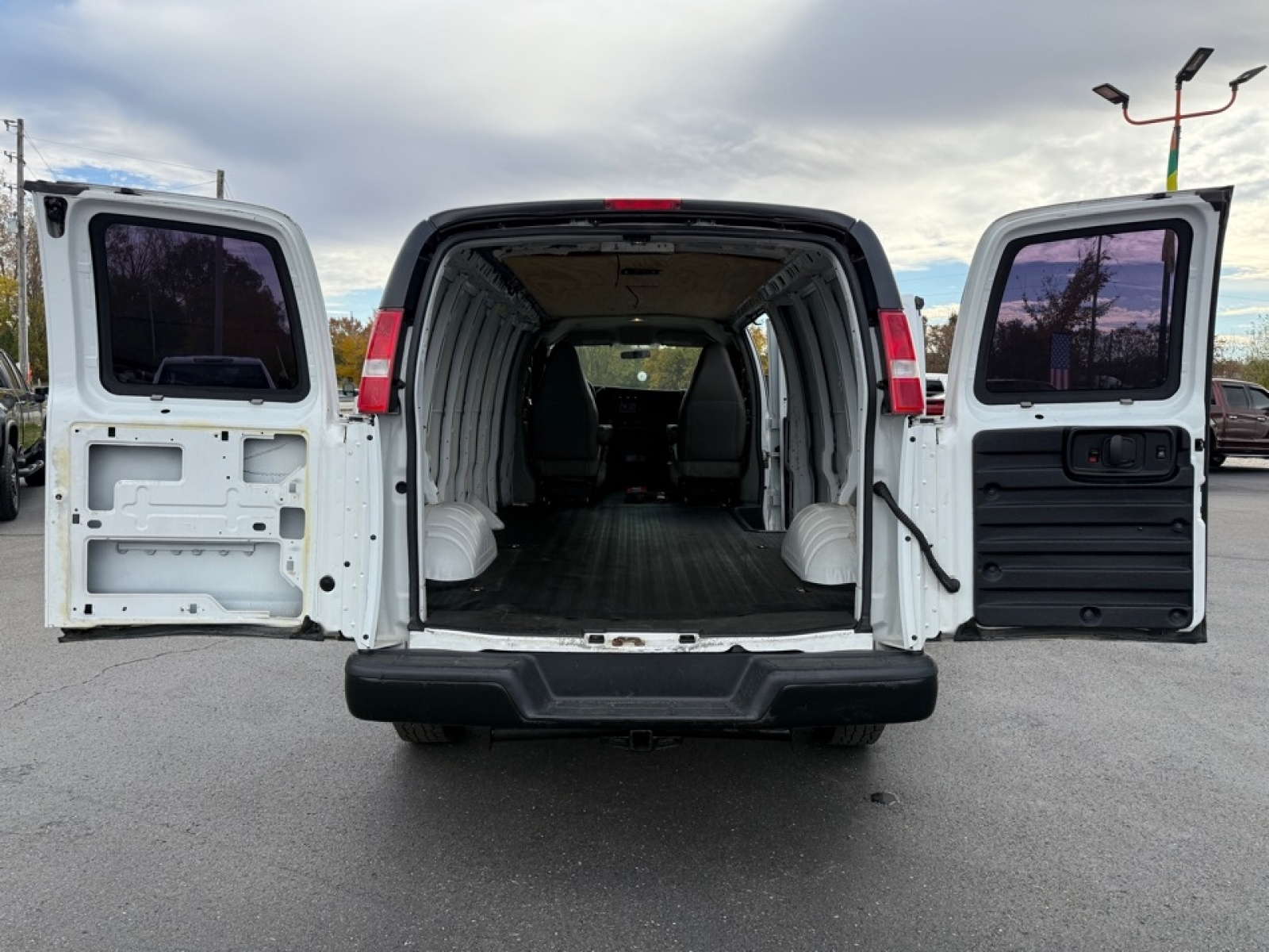 2017 Chevrolet Express 2500 Work Van, 38951A, Photo