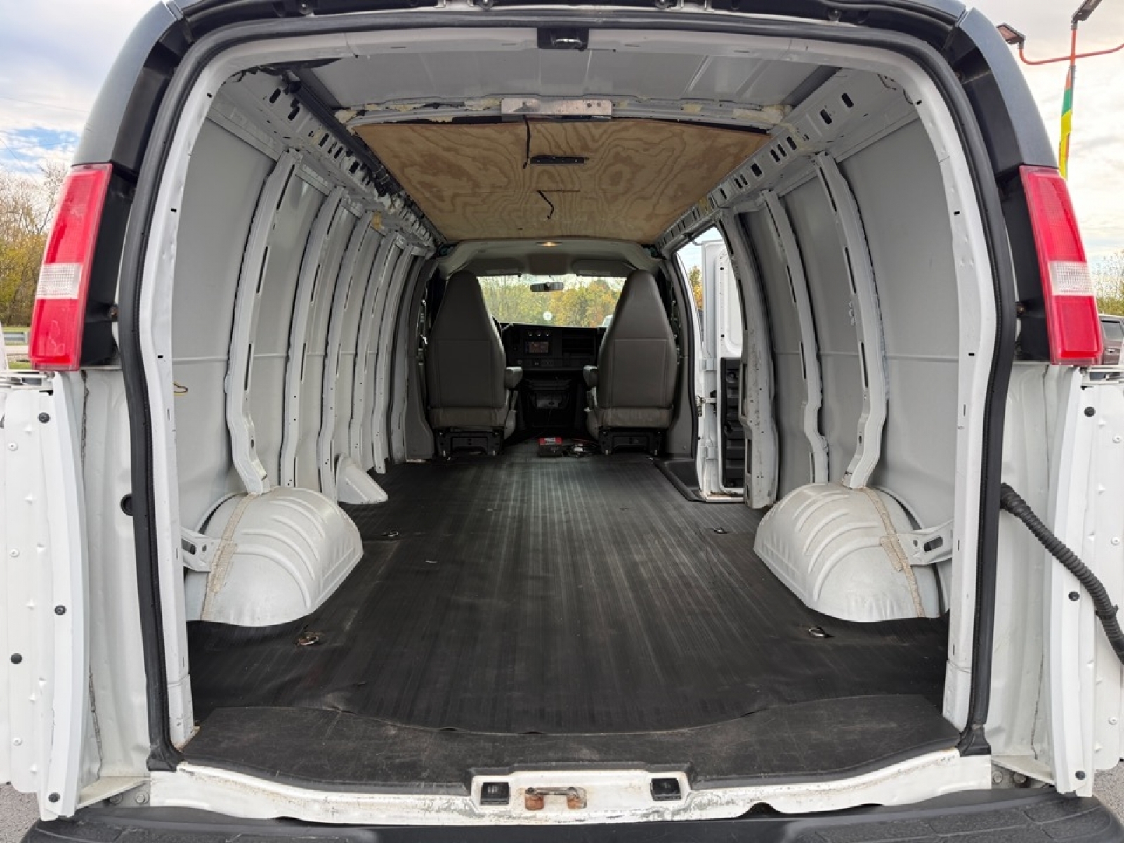 2017 Chevrolet Express 2500 Work Van, 38951A, Photo