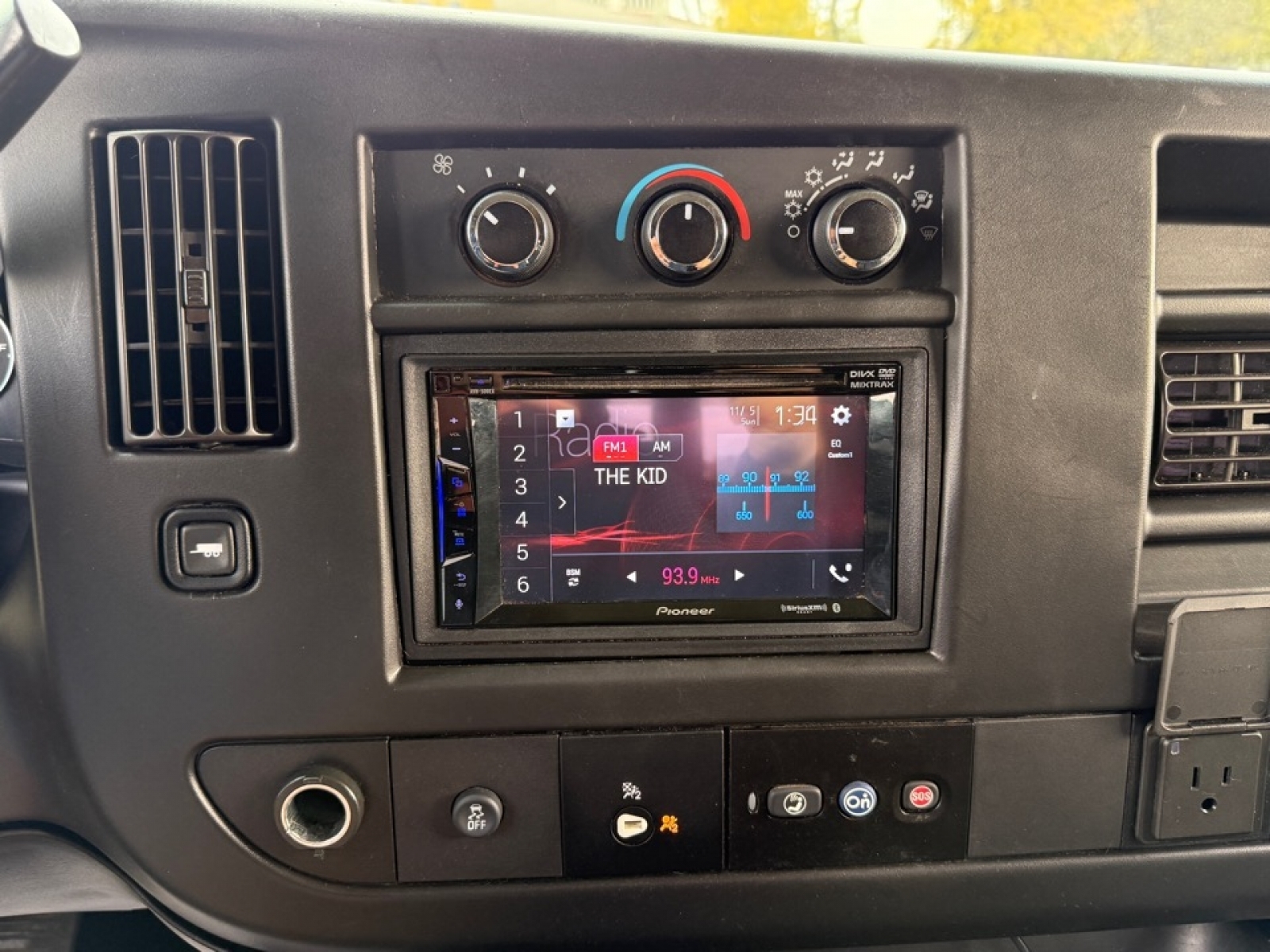 2017 Chevrolet Express 2500 Work Van, 38951A, Photo