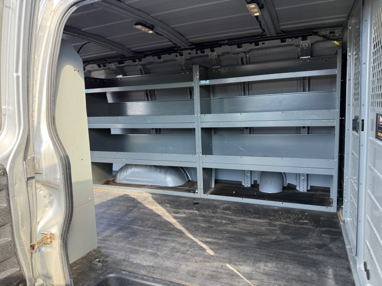 2017 Chevrolet Express 2500 Work Van, 39446, Photo