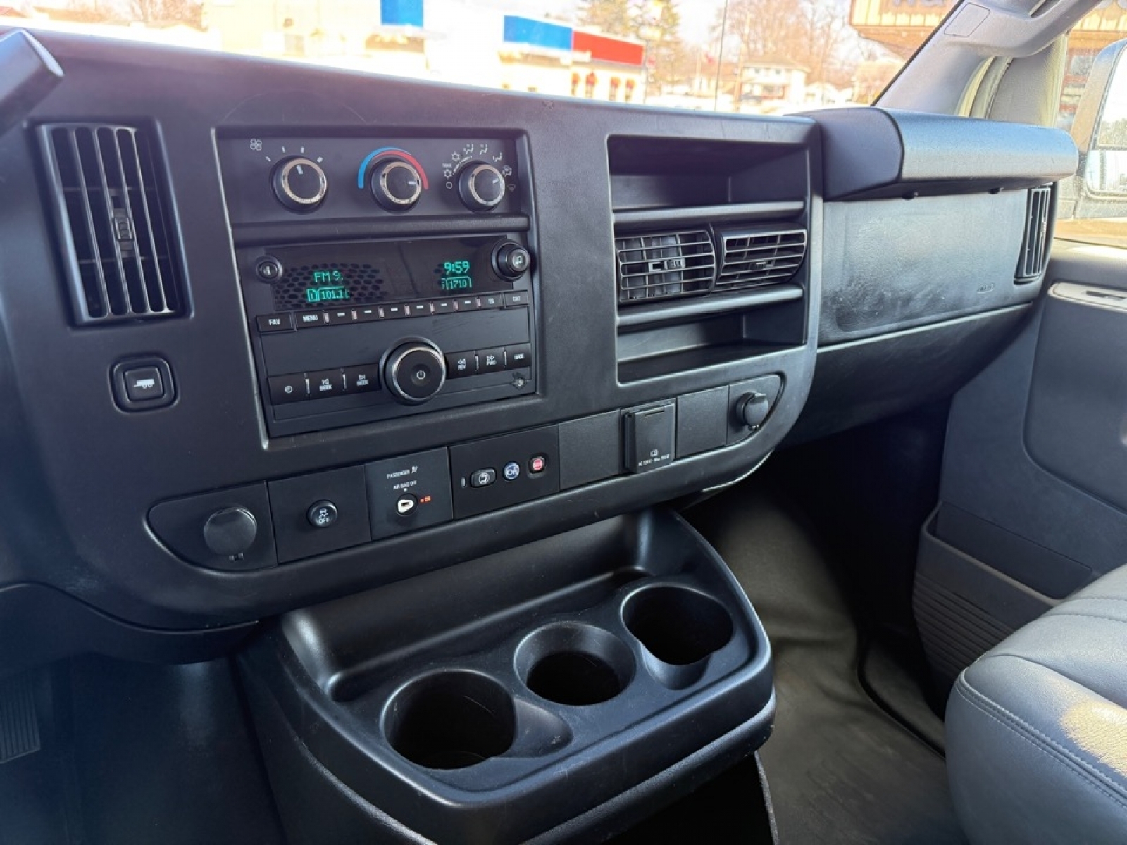 2017 Chevrolet Express 2500 Work Van, 39446, Photo