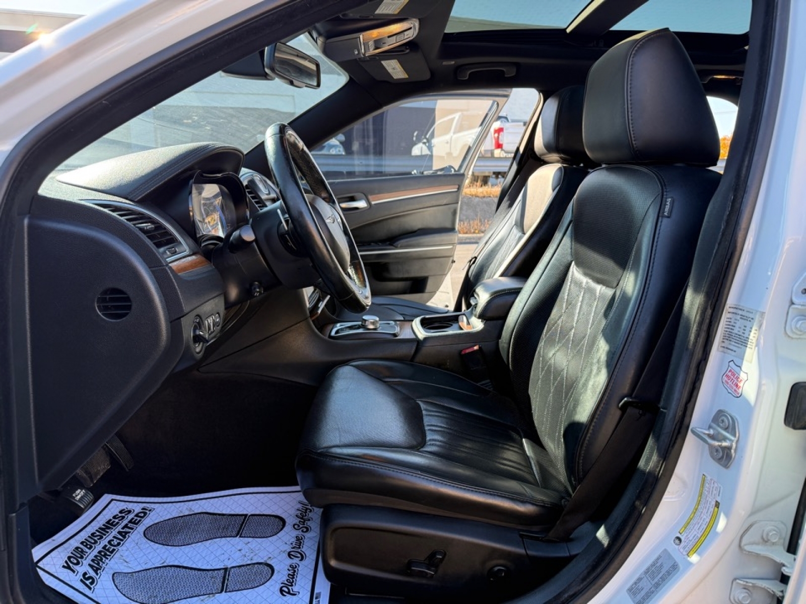 2017 Chrysler 300 C Platinum, 38829A, Photo