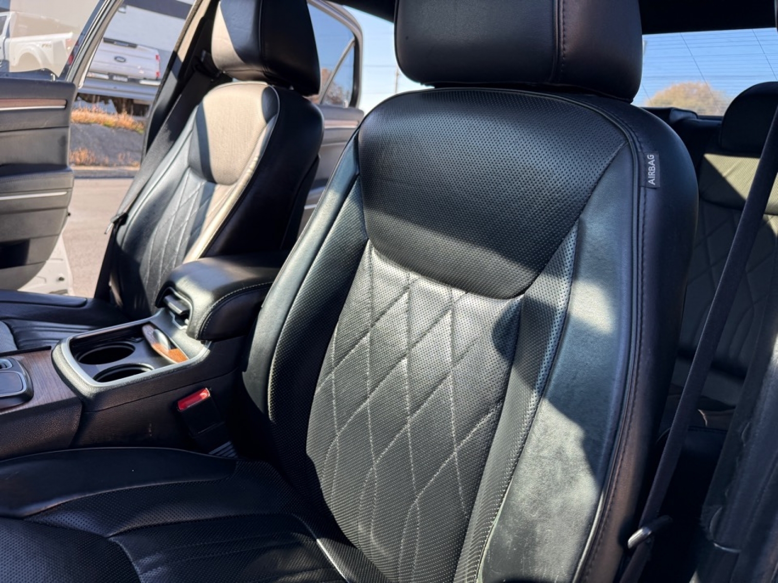 2017 Chrysler 300 C Platinum, 38829A, Photo