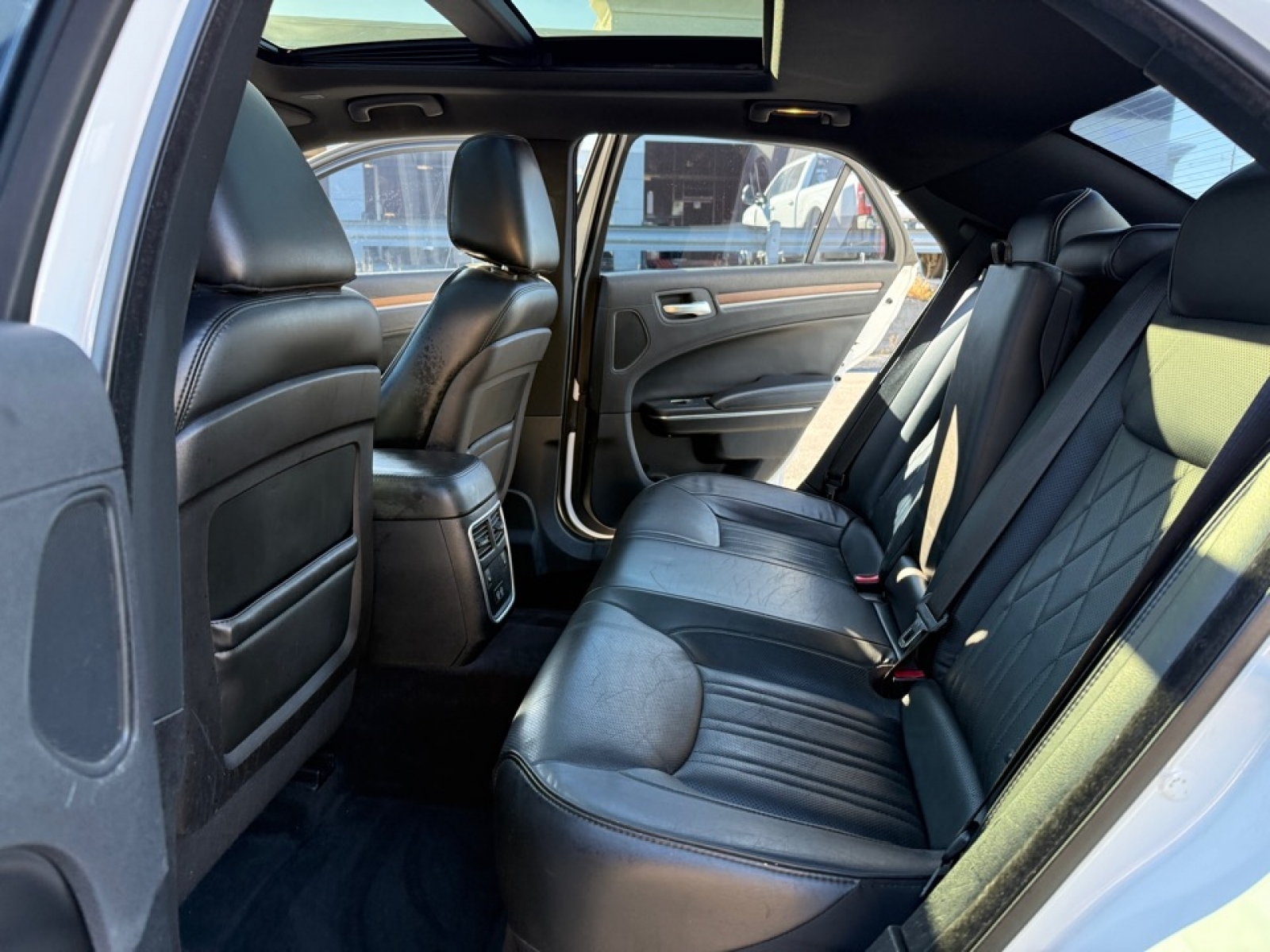2017 Chrysler 300 C Platinum, 38829A, Photo