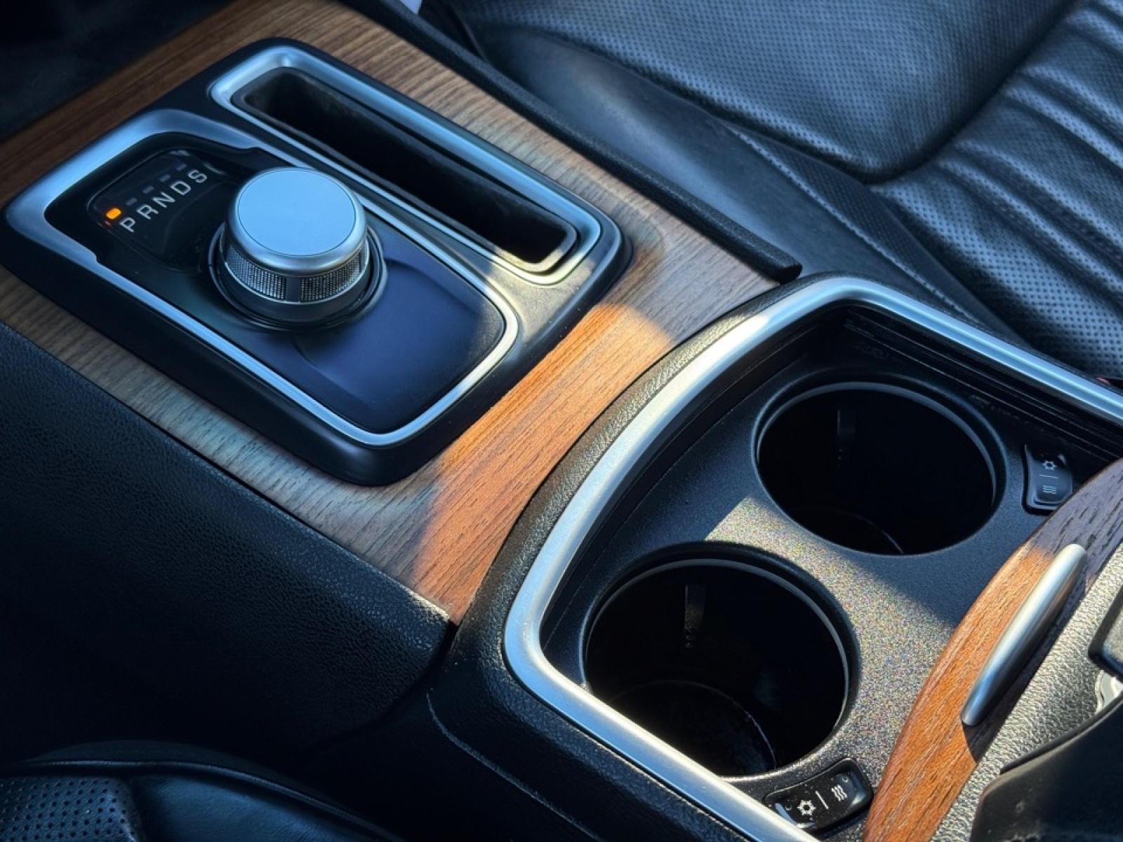 2017 Chrysler 300 C Platinum, 38829A, Photo