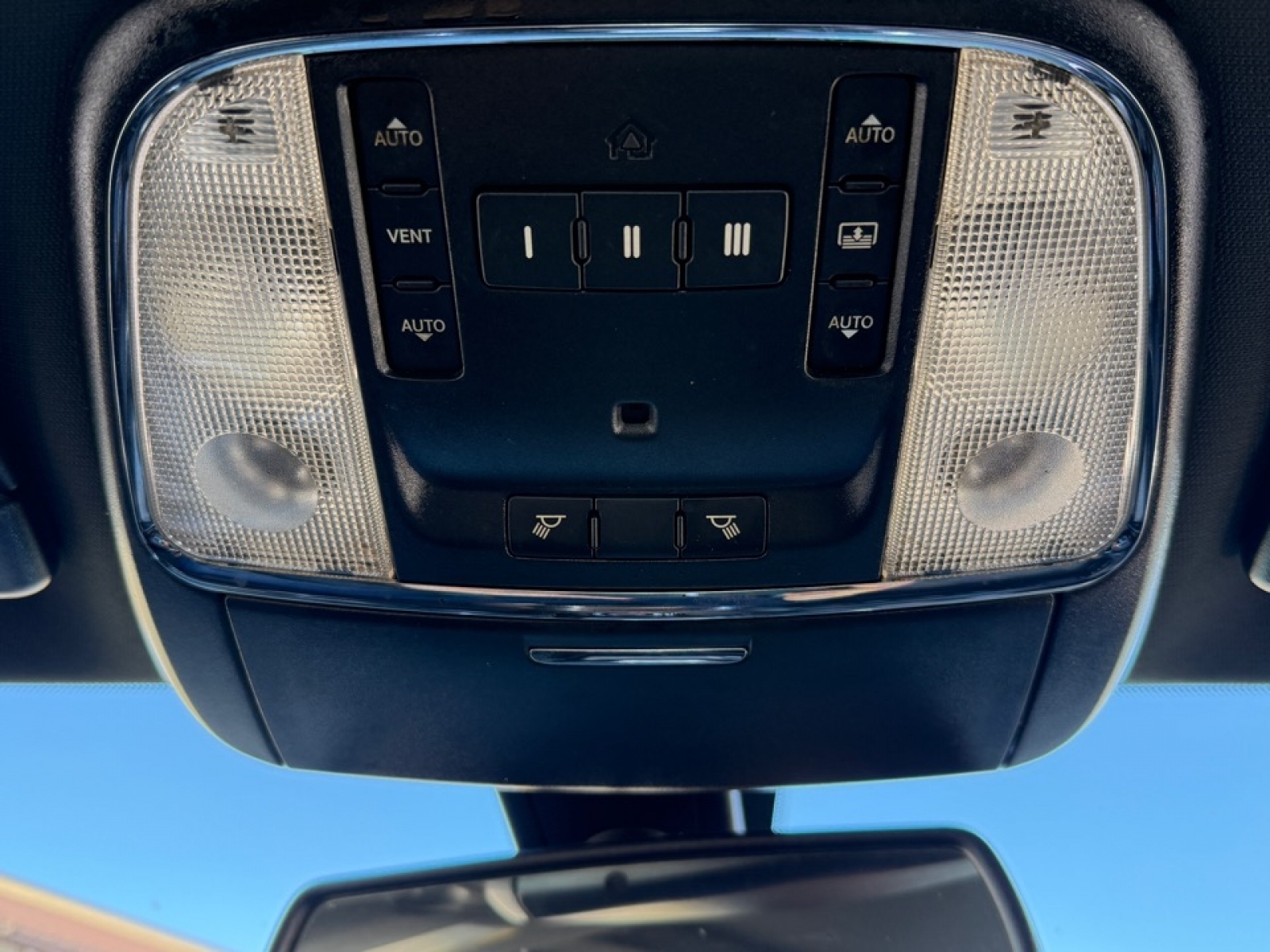 2017 Chrysler 300 C Platinum, 38829A, Photo